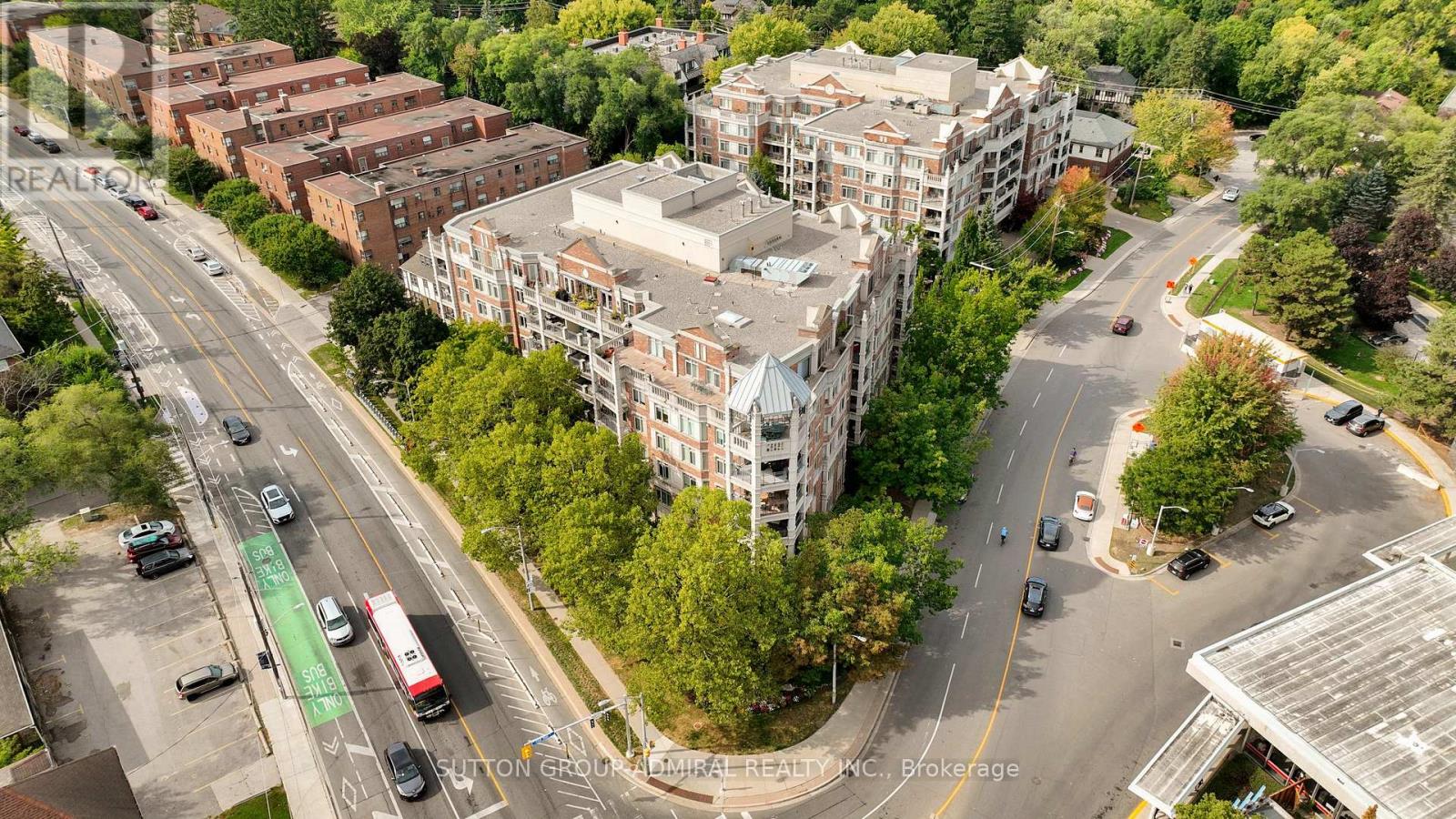 207 - 10 Old Mill Trail, Toronto, Ontario  M8X 2Y9 - Photo 33 - W12545734