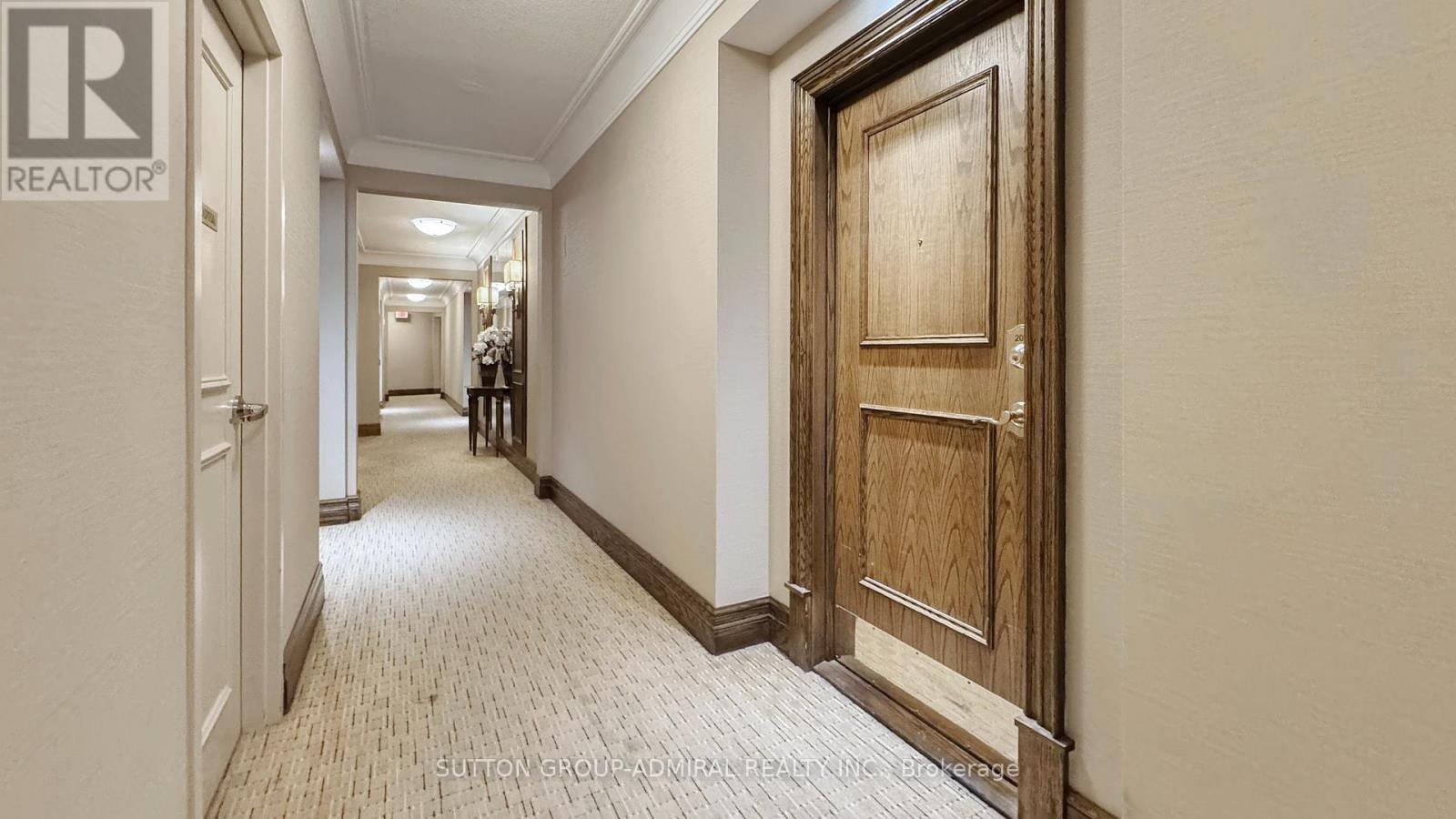 207 - 10 Old Mill Trail, Toronto, Ontario  M8X 2Y9 - Photo 4 - W12545734