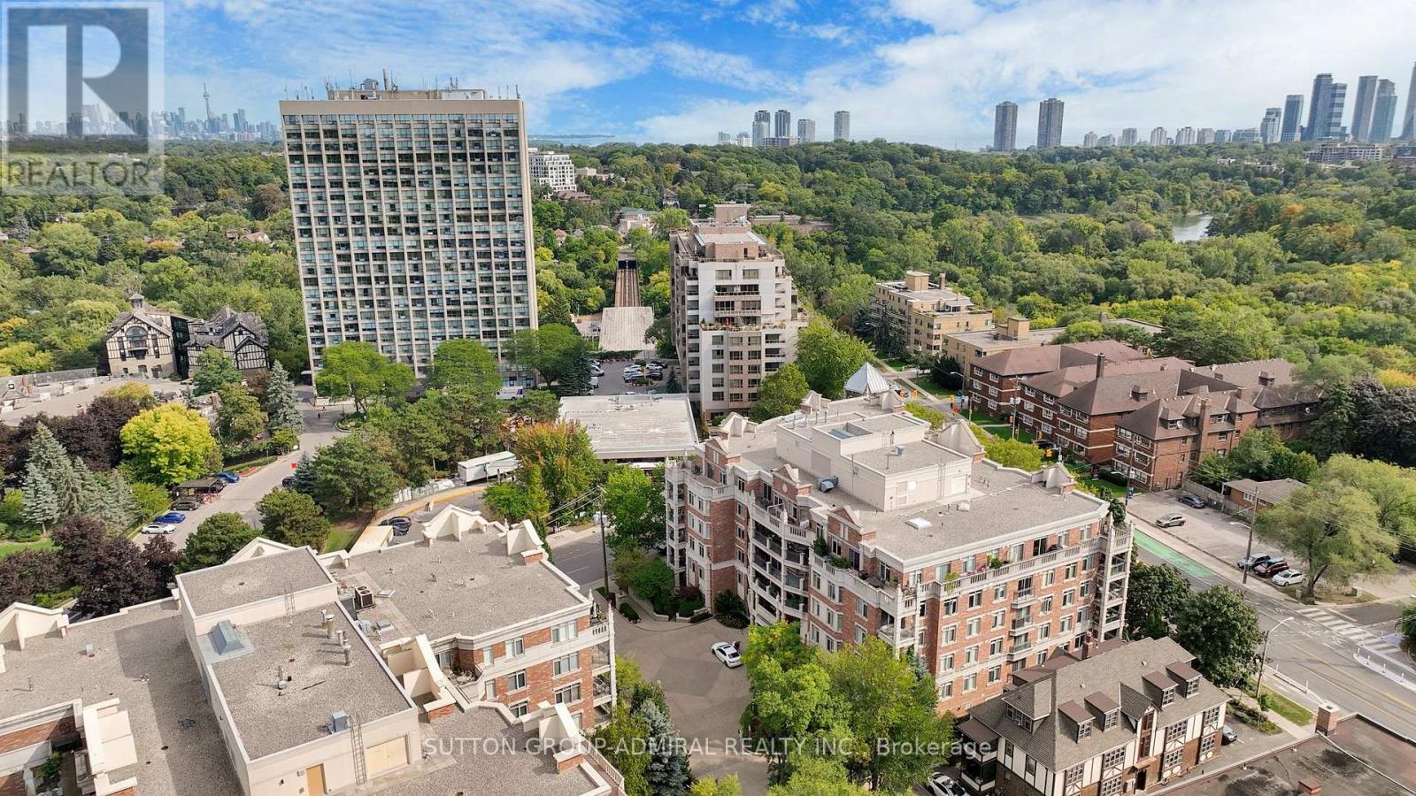 207 - 10 Old Mill Trail, Toronto, Ontario  M8X 2Y9 - Photo 40 - W12545734