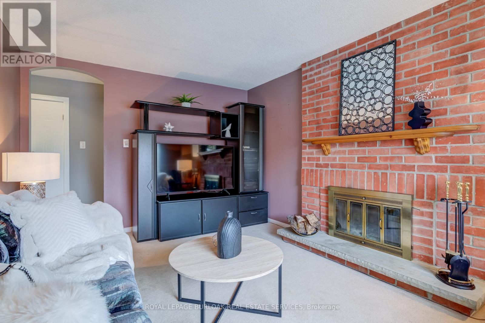 2055 Hunters Wood Drive, Burlington, Ontario  L7M 2T9 - Photo 17 - W12545760