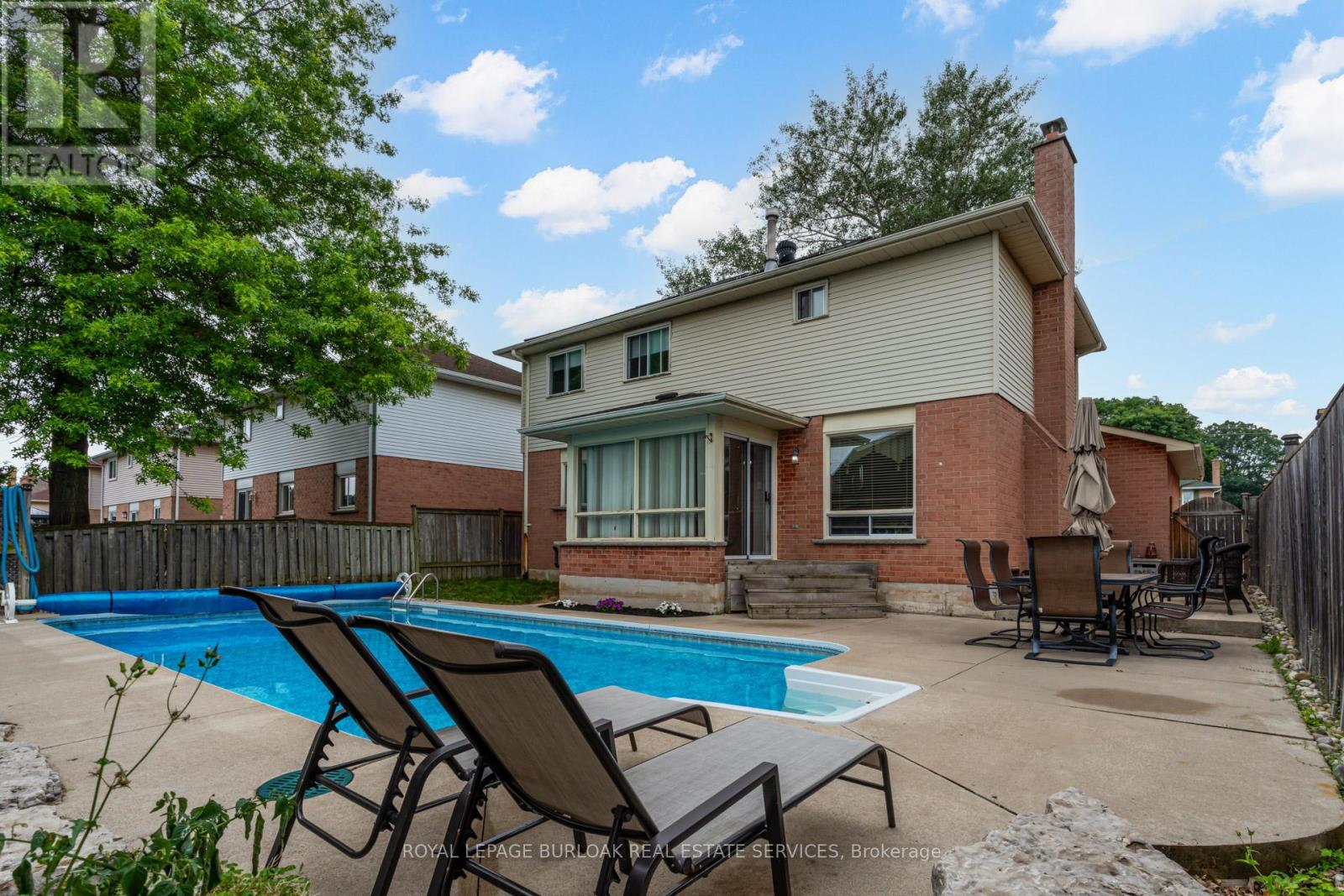 2055 Hunters Wood Drive, Burlington, Ontario  L7M 2T9 - Photo 47 - W12545760
