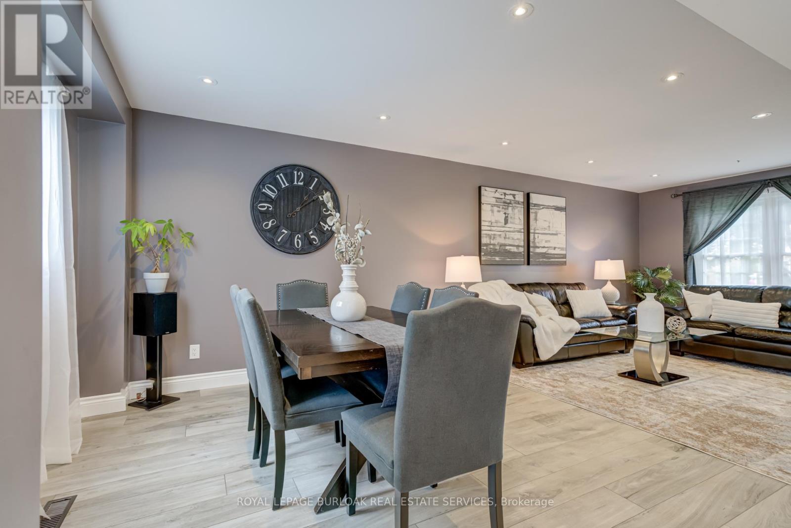 2055 Hunters Wood Drive, Burlington, Ontario  L7M 2T9 - Photo 9 - W12545760