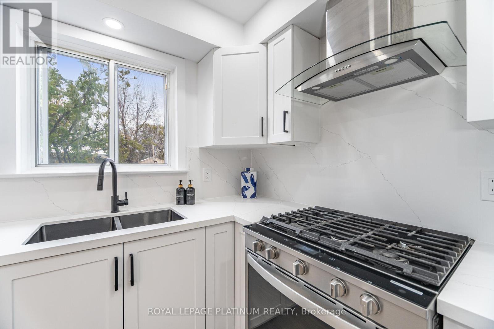 230 Archdekin Drive, Brampton, Ontario  L6V 1Z2 - Photo 14 - W12545766