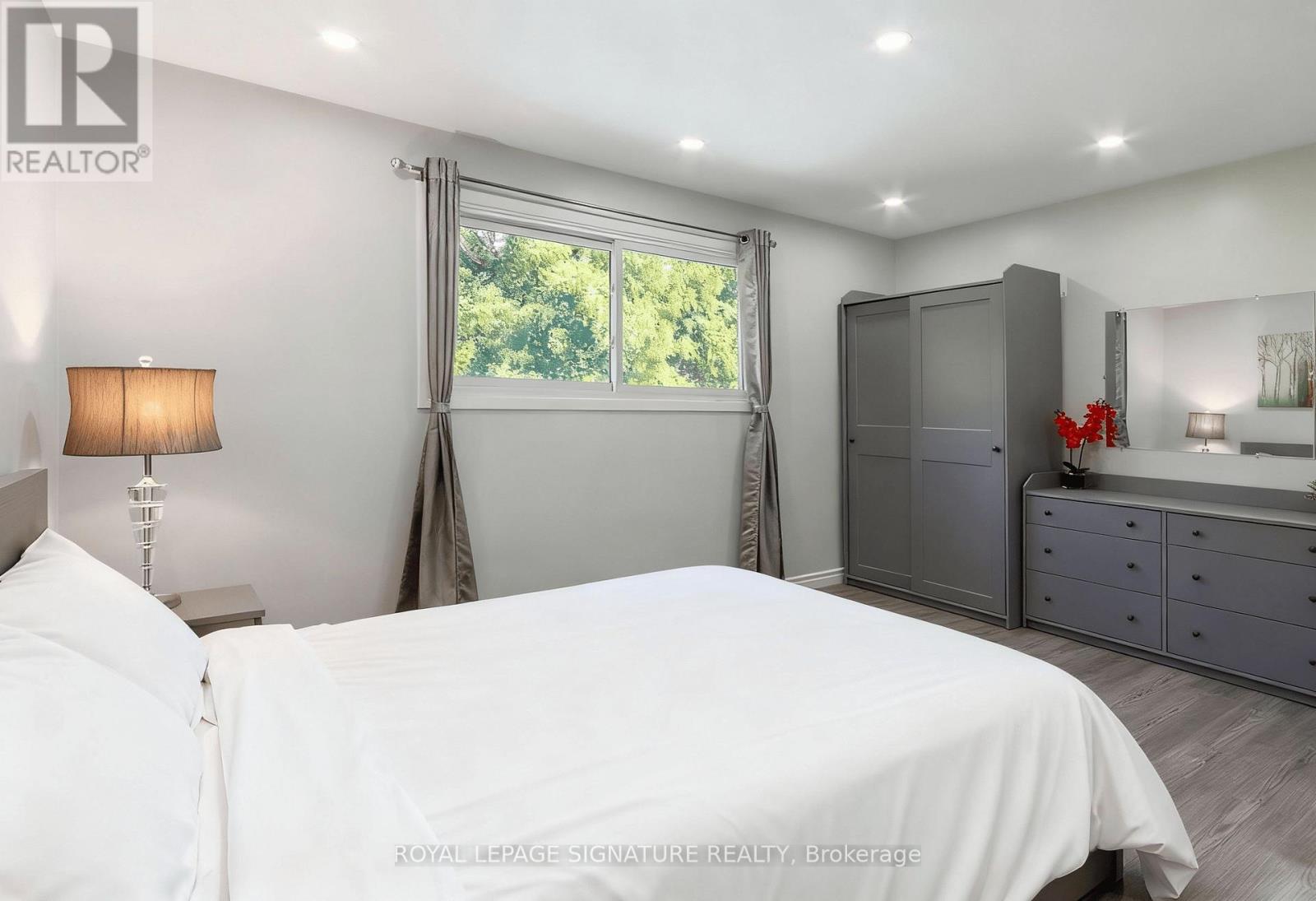 66 Niagara Road, Kitchener, Ontario  N2B 1T2 - Photo 19 - X12435431