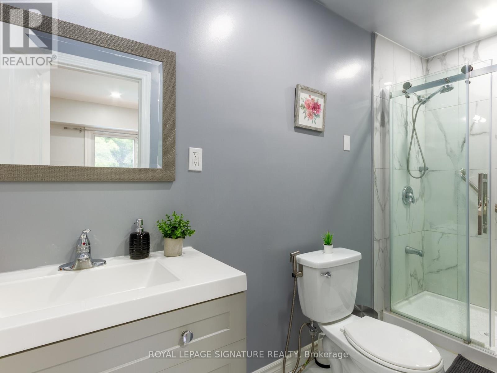 66 Niagara Road, Kitchener, Ontario  N2B 1T2 - Photo 26 - X12435431