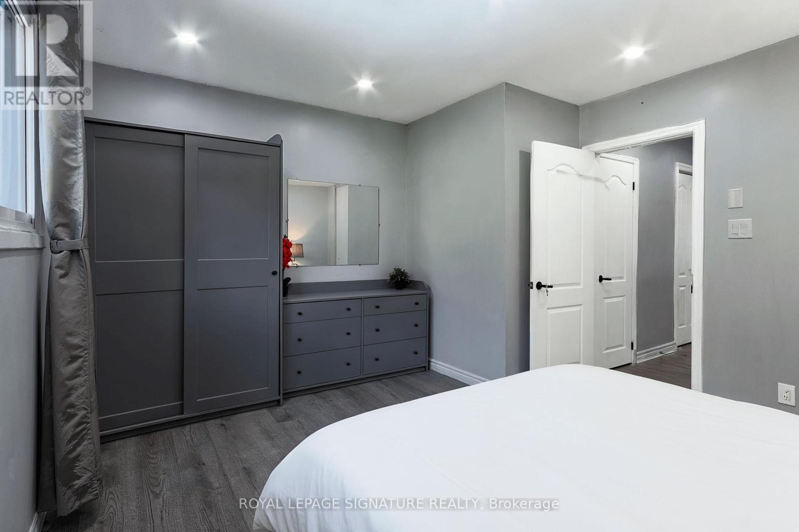 66 Niagara Road, Kitchener, Ontario  N2B 1T2 - Photo 16 - X12435431