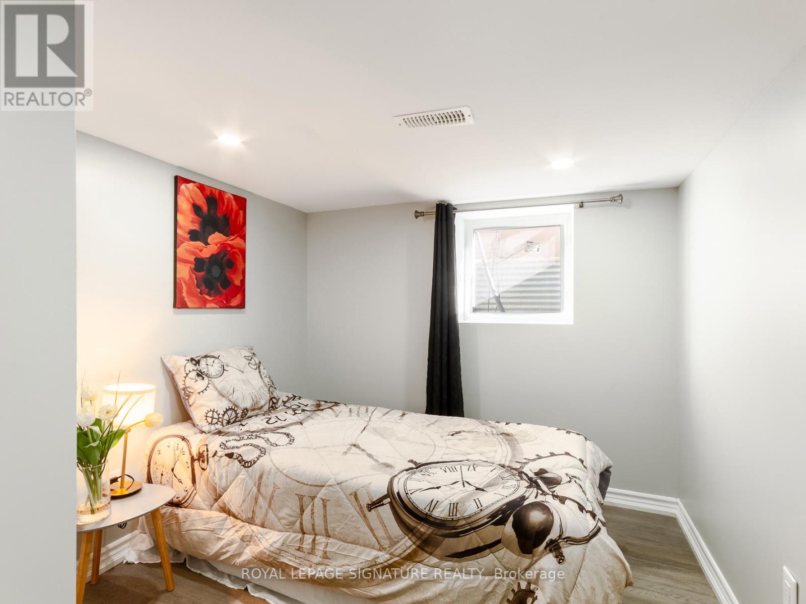 66 Niagara Road, Kitchener, Ontario  N2B 1T2 - Photo 32 - X12435431