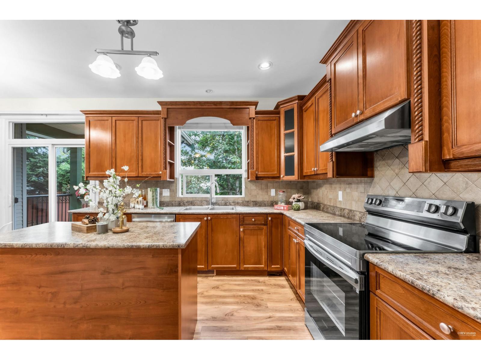 6822 196a Street, Langley, British Columbia  V2Y 3H2 - Photo 4 - R3067487