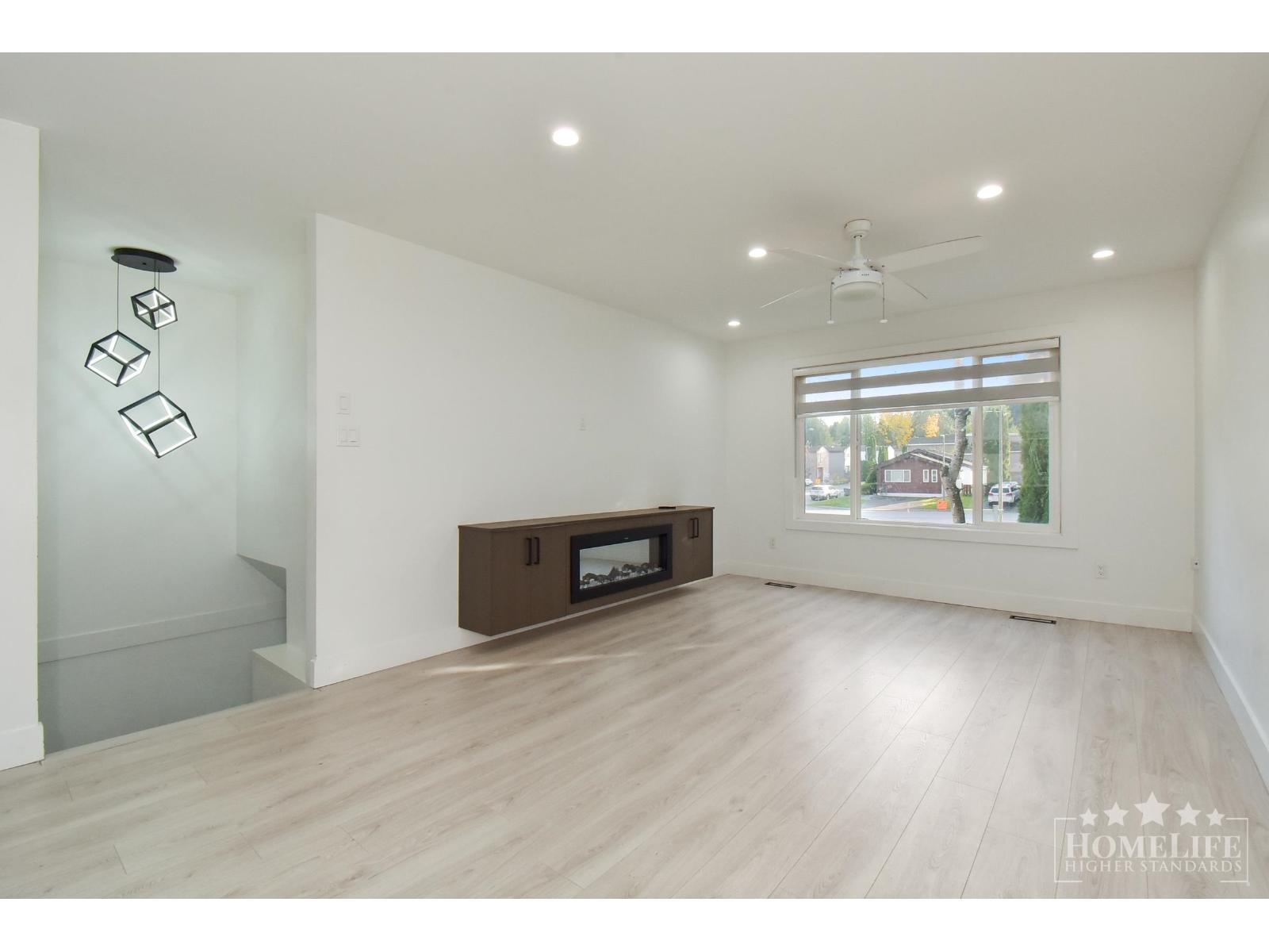 13975 80b Avenue, Surrey, British Columbia  V3W 6P7 - Photo 3 - R3067491