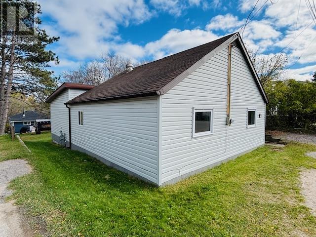 413 River St, Kenora, Ontario  P0X 1C0 - Photo 3 - TB253236