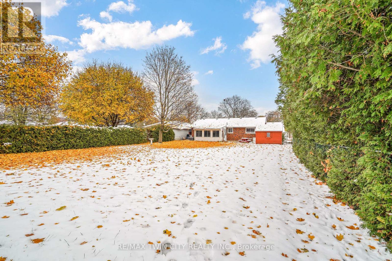 8 Stockdale Drive, Brantford, Ontario  N3R 2R5 - Photo 37 - X12545600