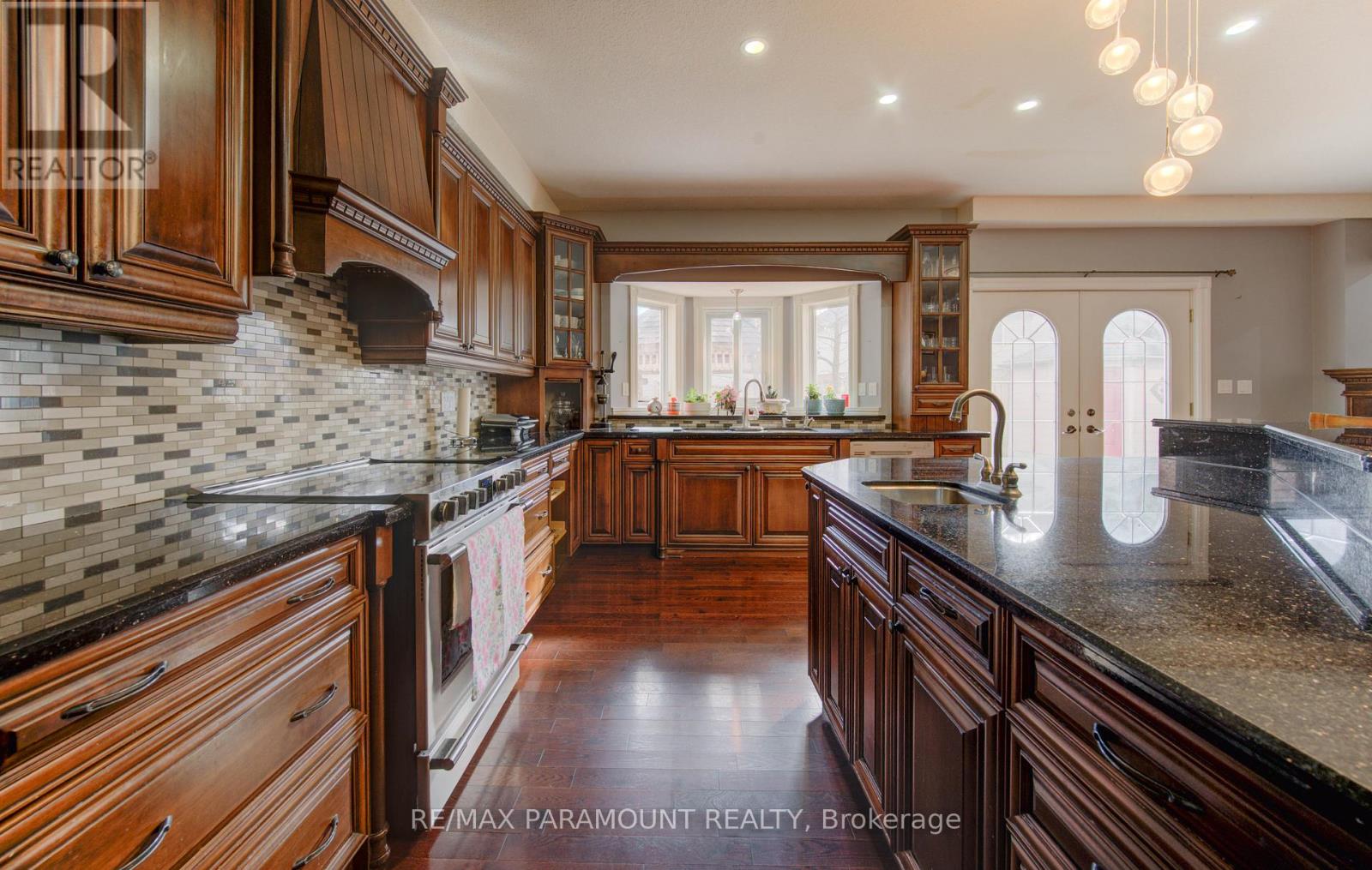 7 Mariposa Court, Kitchener, Ontario  N2E 4A9 - Photo 14 - X12545624