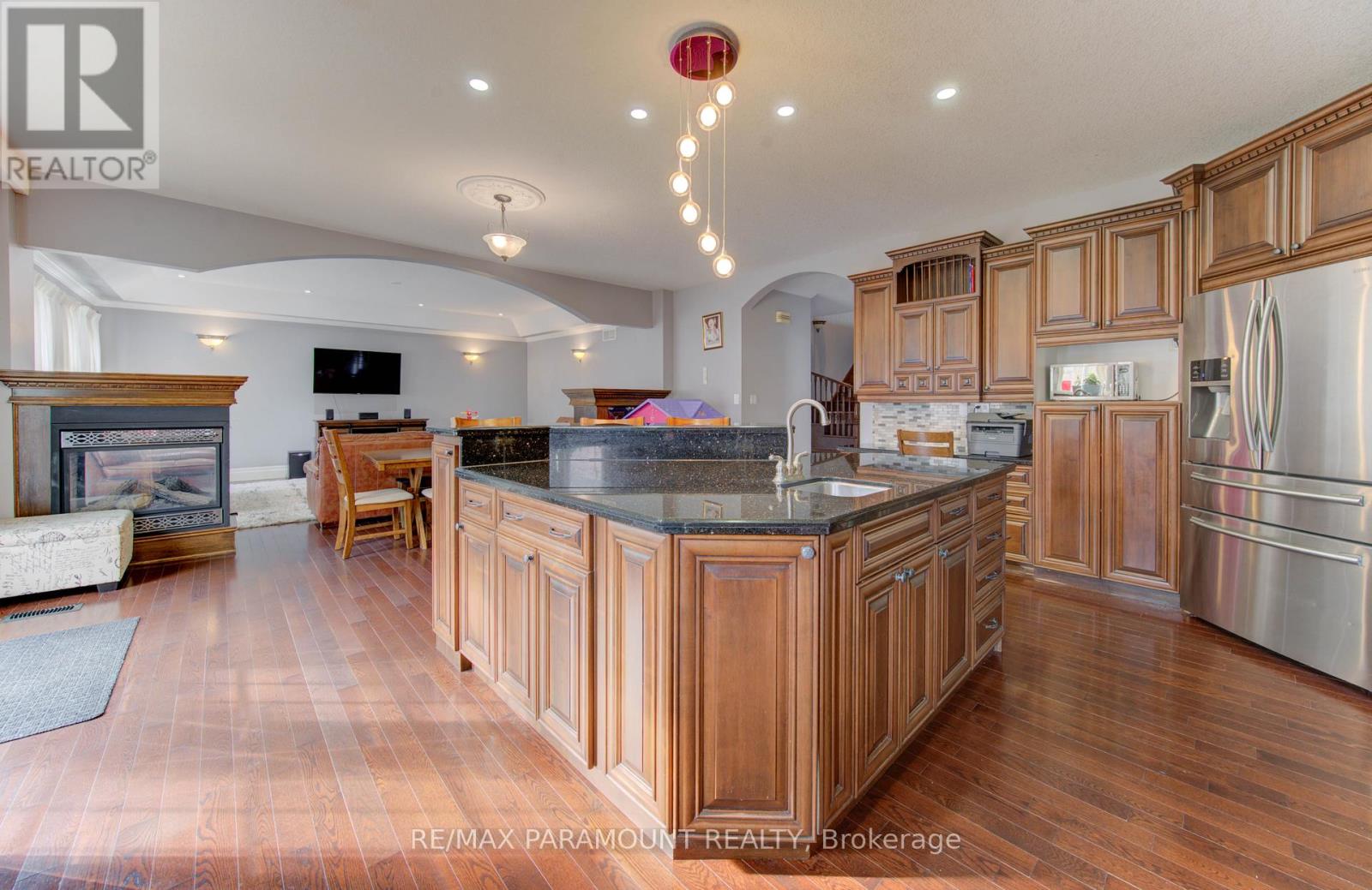 7 Mariposa Court, Kitchener, Ontario  N2E 4A9 - Photo 15 - X12545624