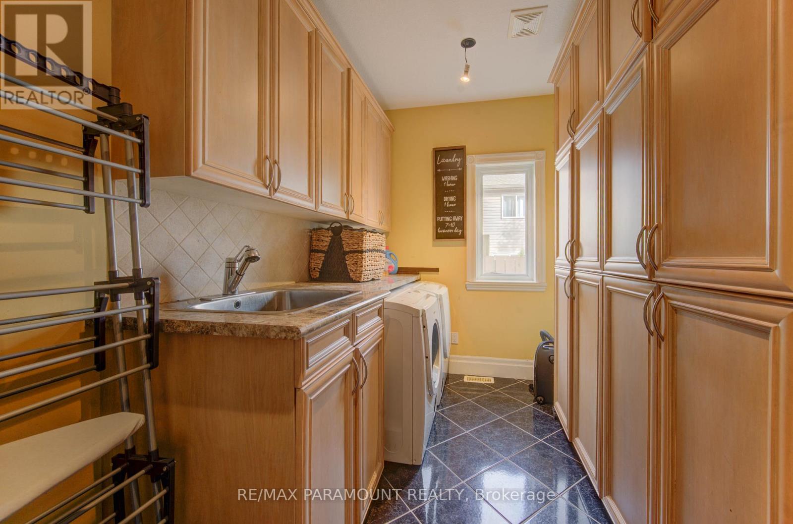 7 Mariposa Court, Kitchener, Ontario  N2E 4A9 - Photo 16 - X12545624