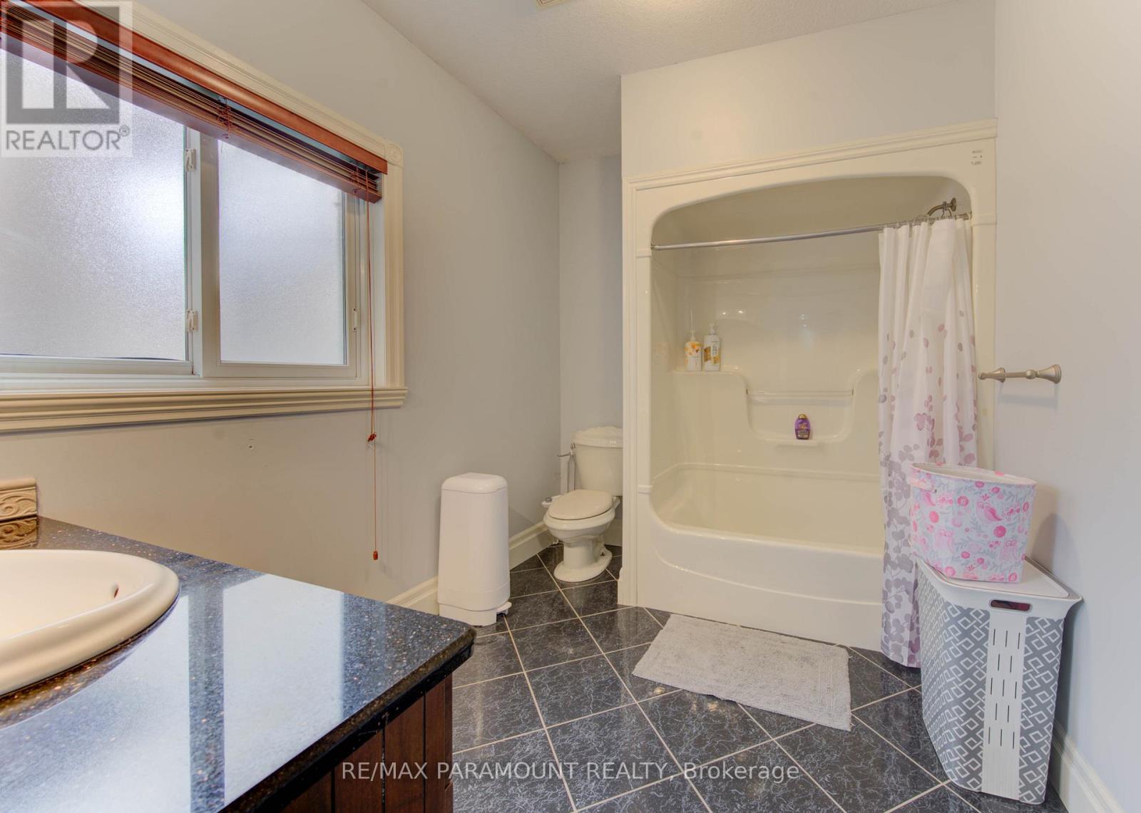 7 Mariposa Court, Kitchener, Ontario  N2E 4A9 - Photo 21 - X12545624