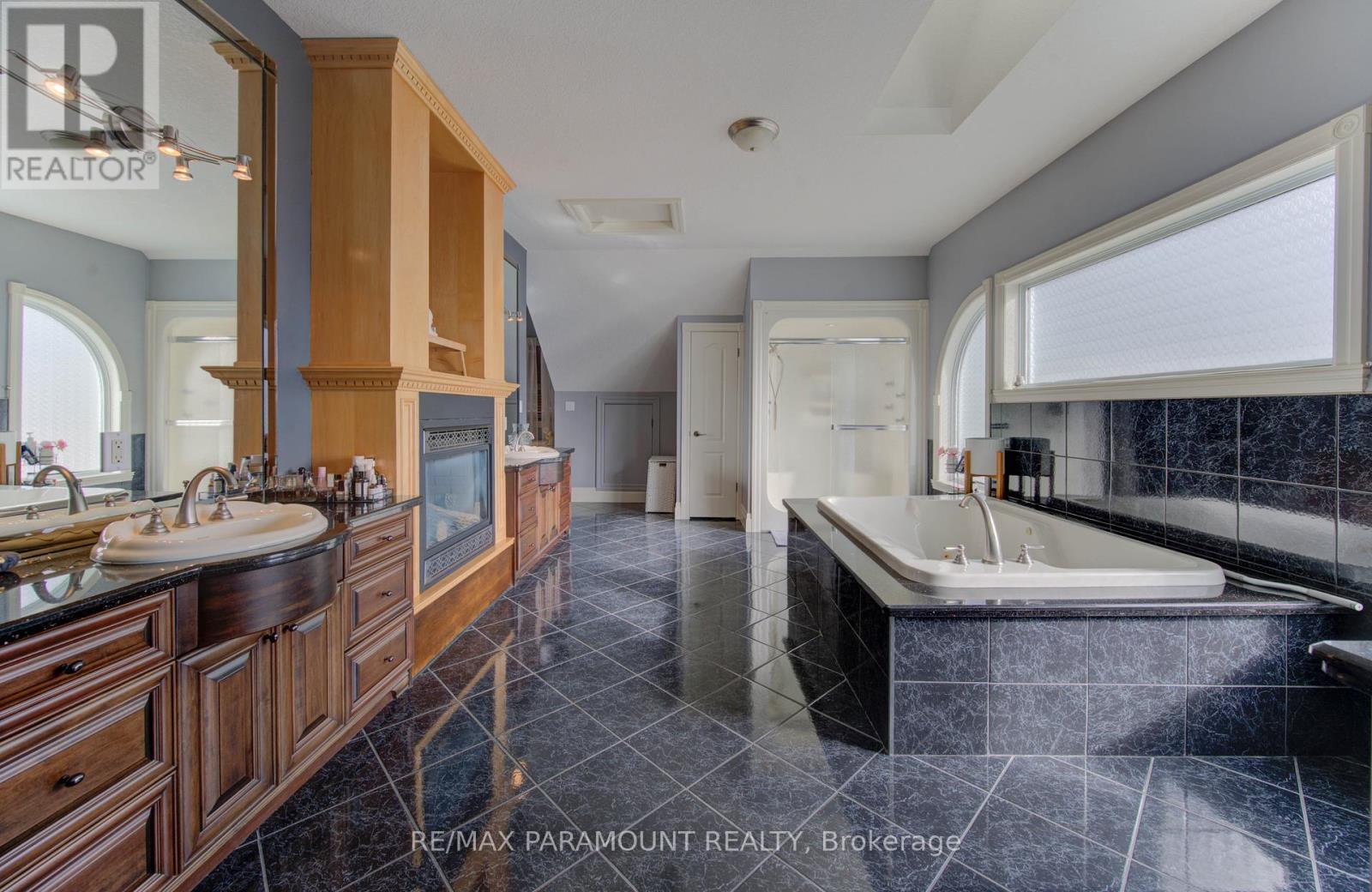 7 Mariposa Court, Kitchener, Ontario  N2E 4A9 - Photo 28 - X12545624