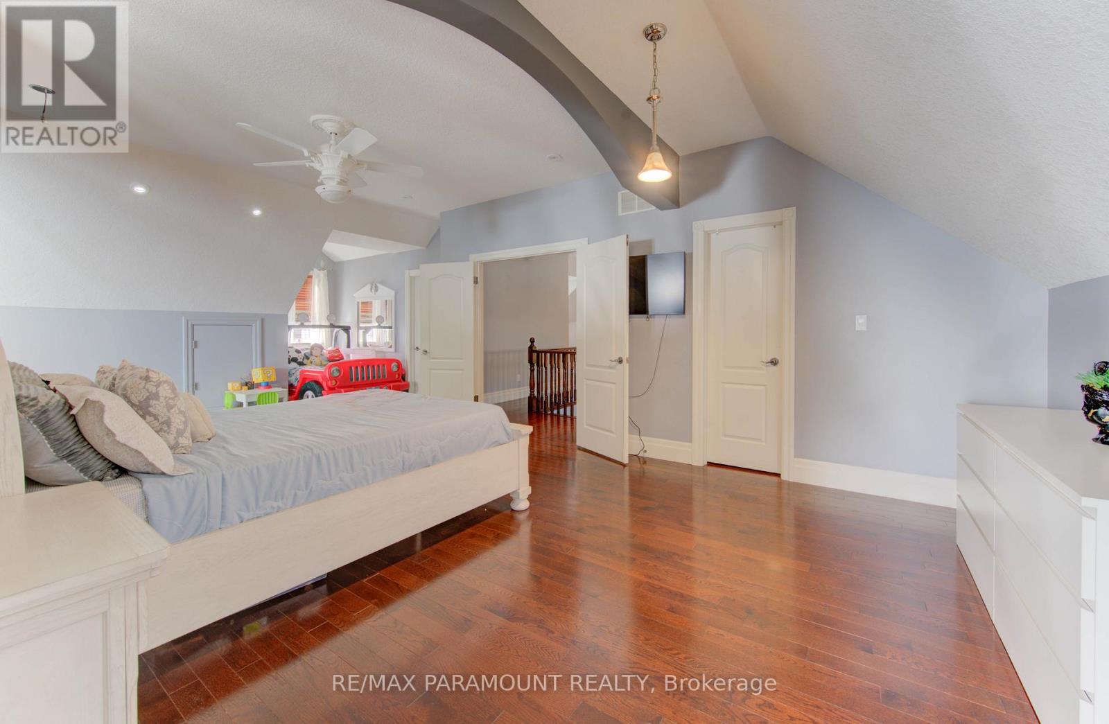 7 Mariposa Court, Kitchener, Ontario  N2E 4A9 - Photo 31 - X12545624