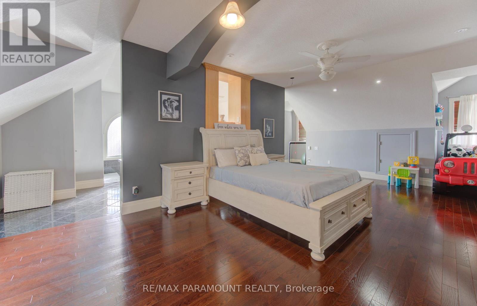 7 Mariposa Court, Kitchener, Ontario  N2E 4A9 - Photo 32 - X12545624