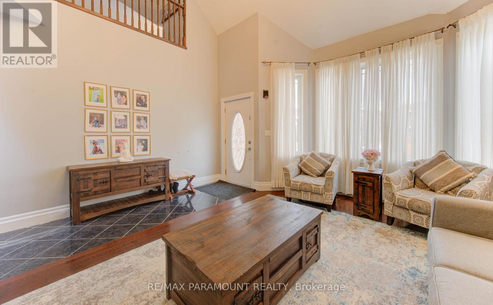 7 Mariposa Court, Kitchener, Ontario  N2E 4A9 - Photo 4 - X12545624