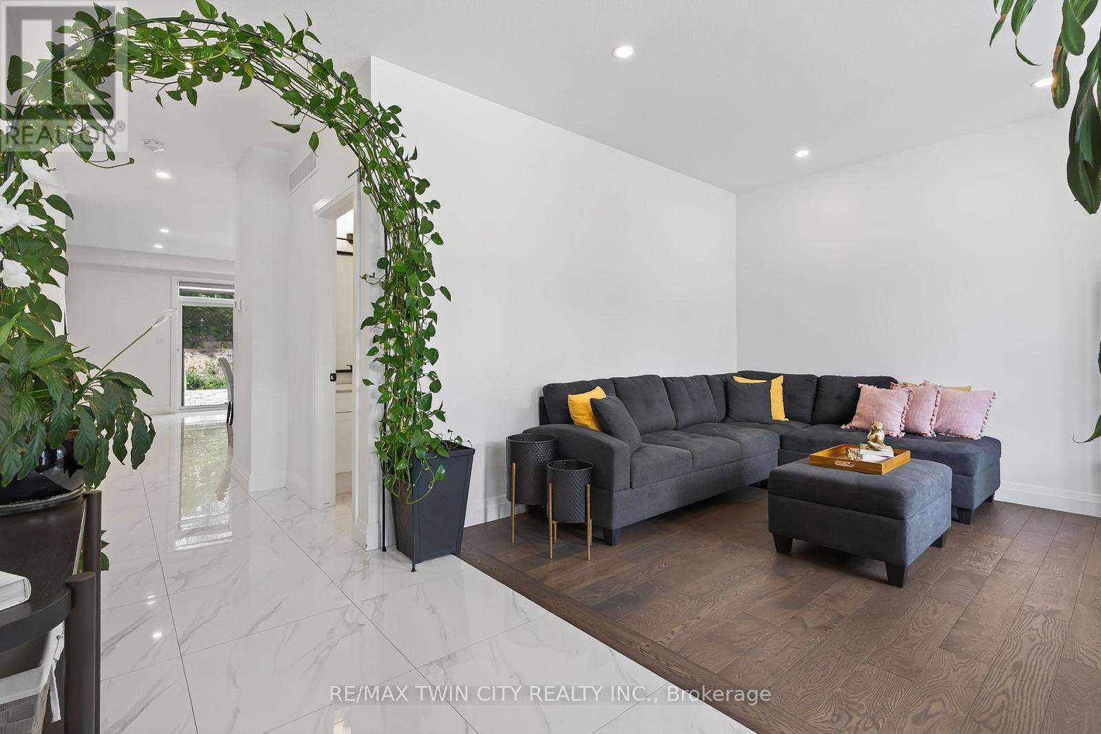 209 Jeffrey Place, Kitchener, Ontario  N2C 0C2 - Photo 16 - X12545626