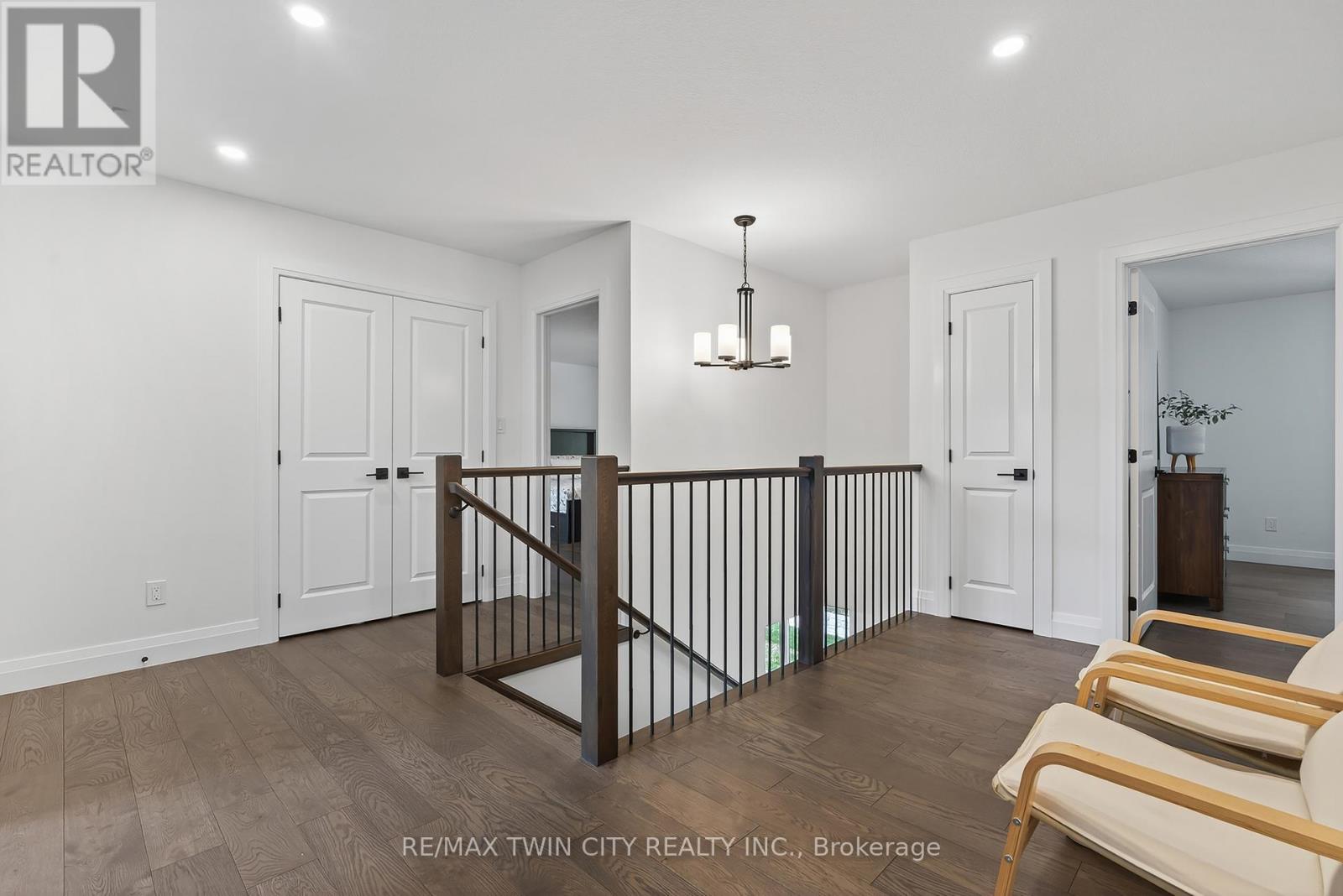 209 Jeffrey Place, Kitchener, Ontario  N2C 0C2 - Photo 17 - X12545626