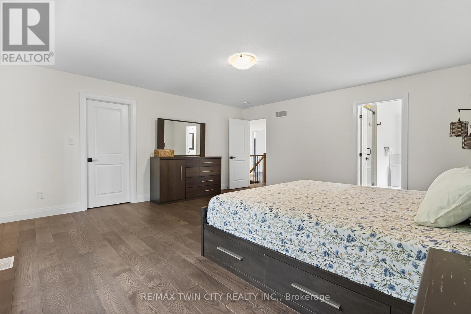 209 Jeffrey Place, Kitchener, Ontario  N2C 0C2 - Photo 19 - X12545626