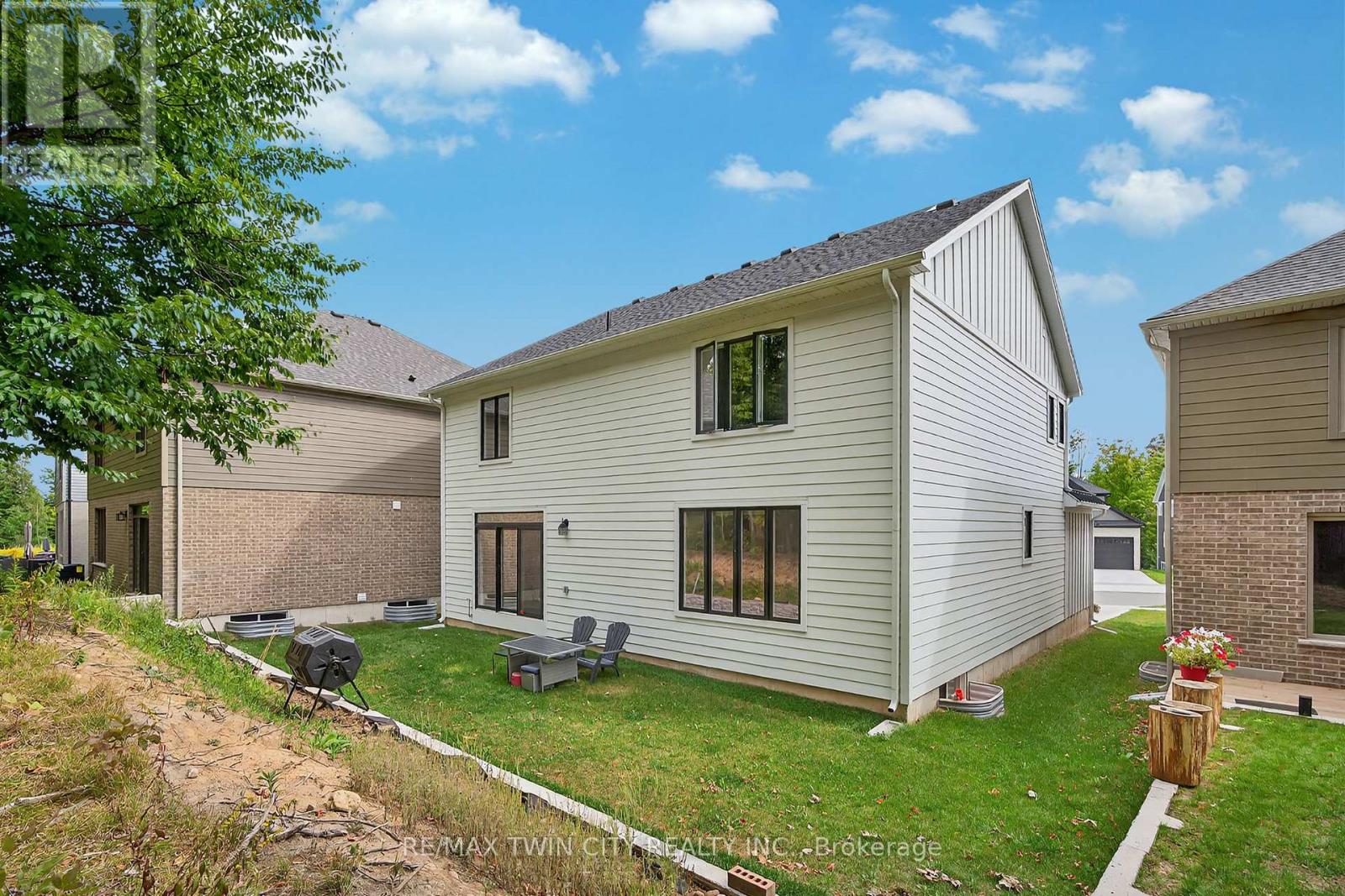 209 Jeffrey Place, Kitchener, Ontario  N2C 0C2 - Photo 32 - X12545626