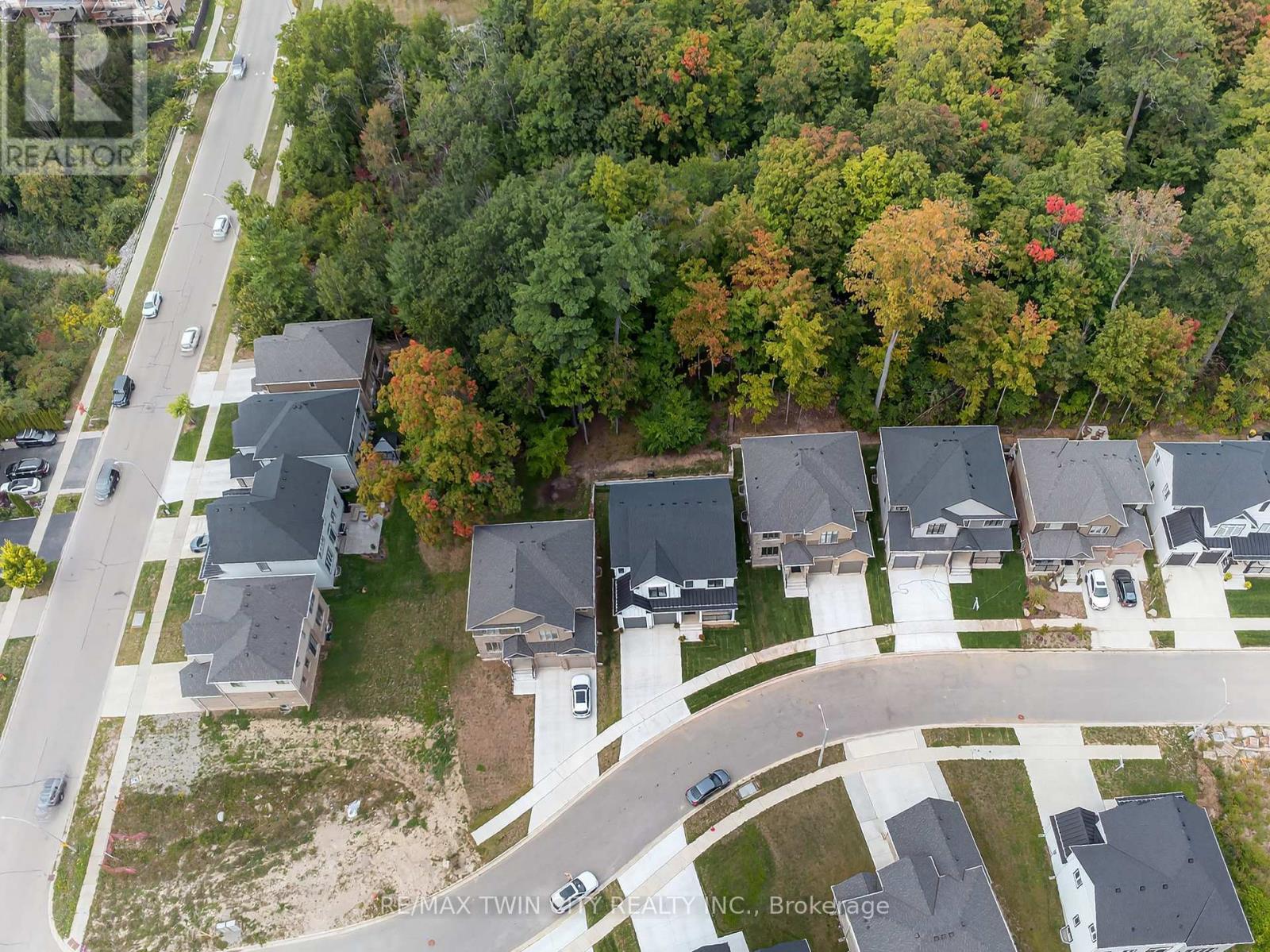 209 Jeffrey Place, Kitchener, Ontario  N2C 0C2 - Photo 35 - X12545626