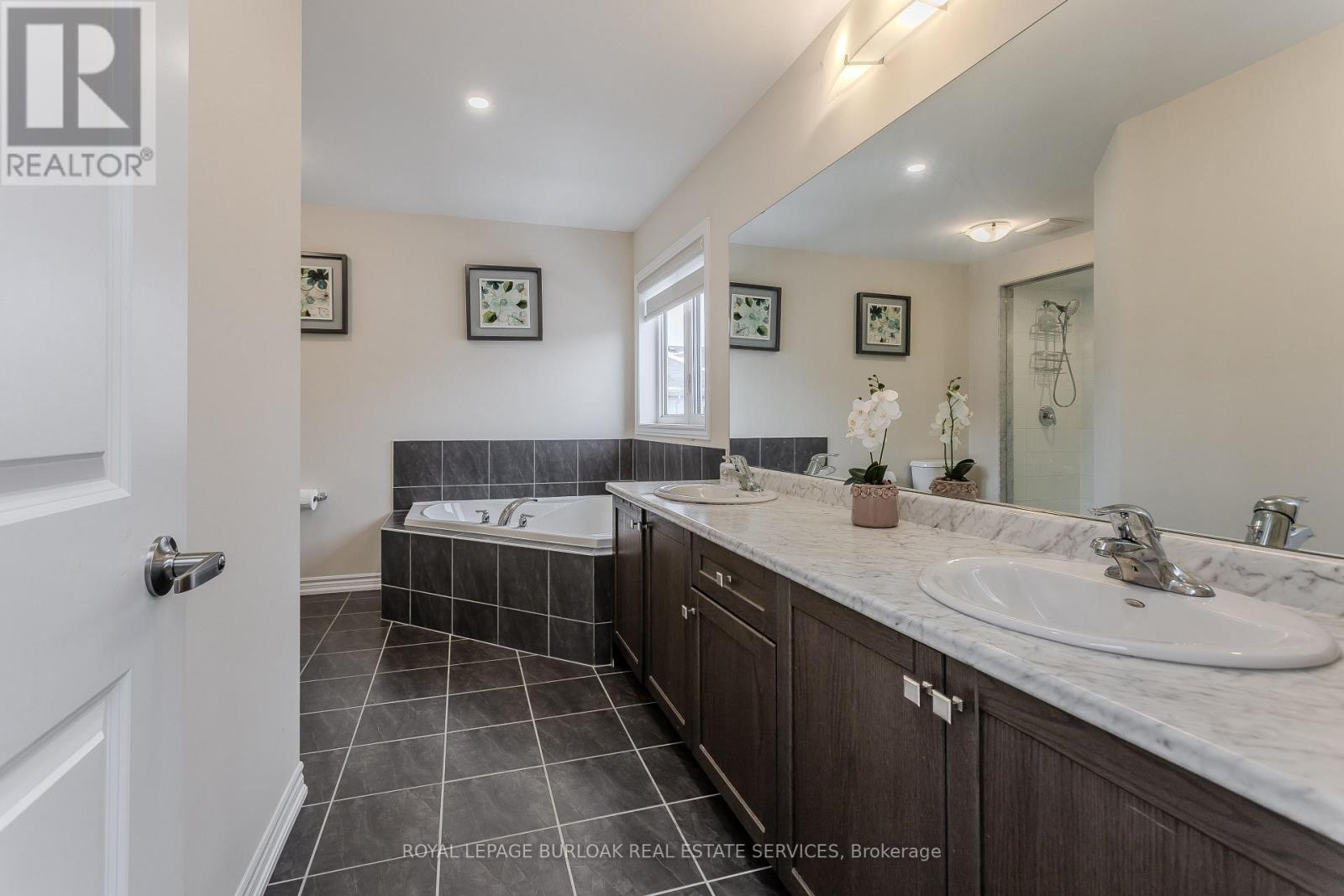 39 Mcwatters Street, Hamilton, Ontario  L0R 1C0 - Photo 27 - X12545708