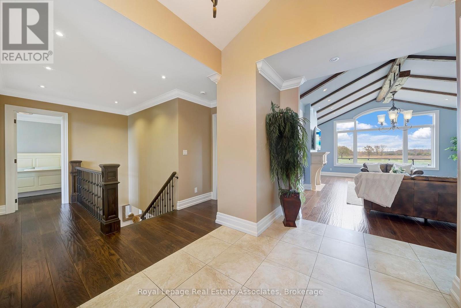 1130 Ridge Road, Hamilton, Ontario  L8J 2X5 - Photo 5 - X12545718