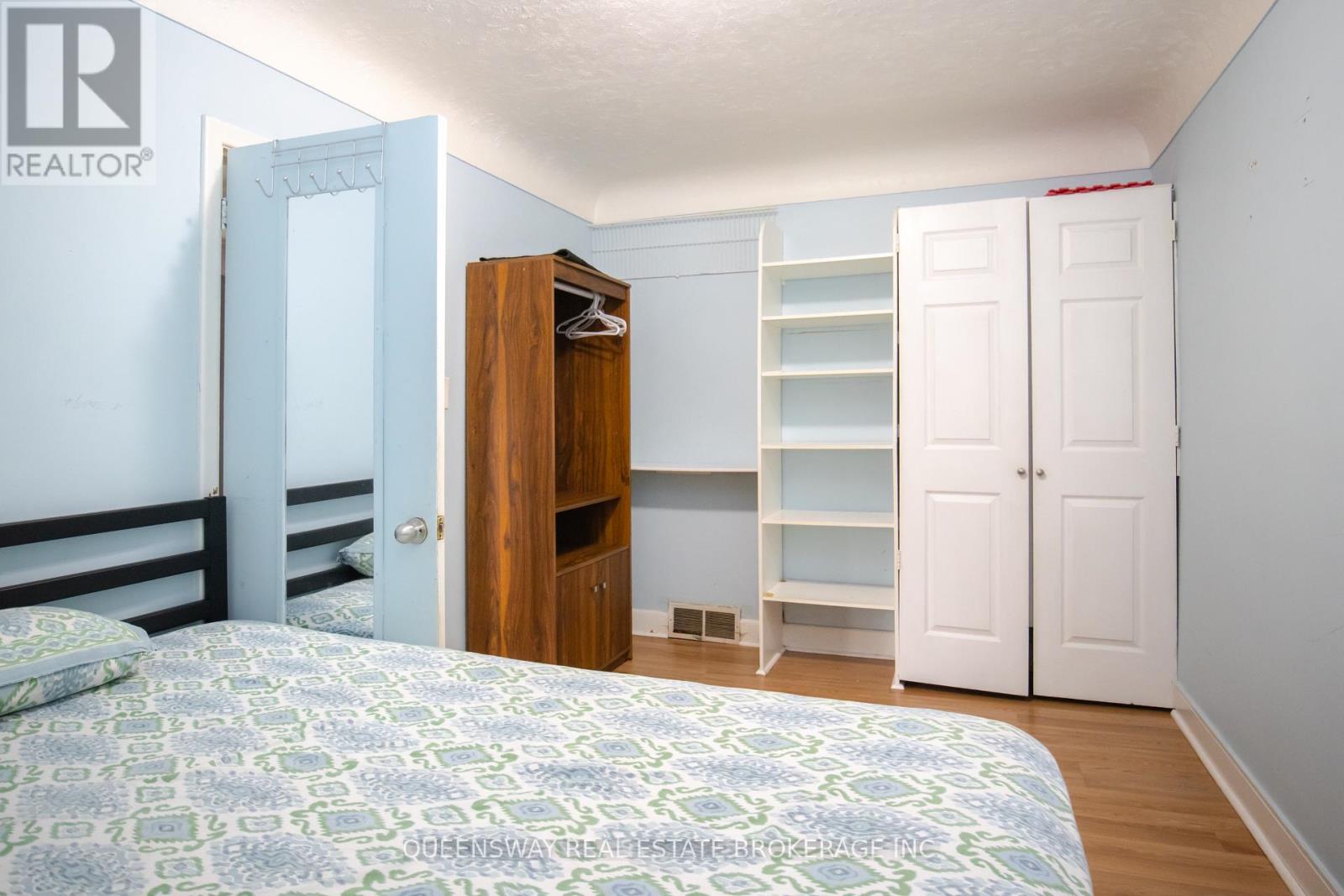 37 Hope Avenue, Hamilton, Ontario  L8H 2E1 - Photo 8 - X12545740