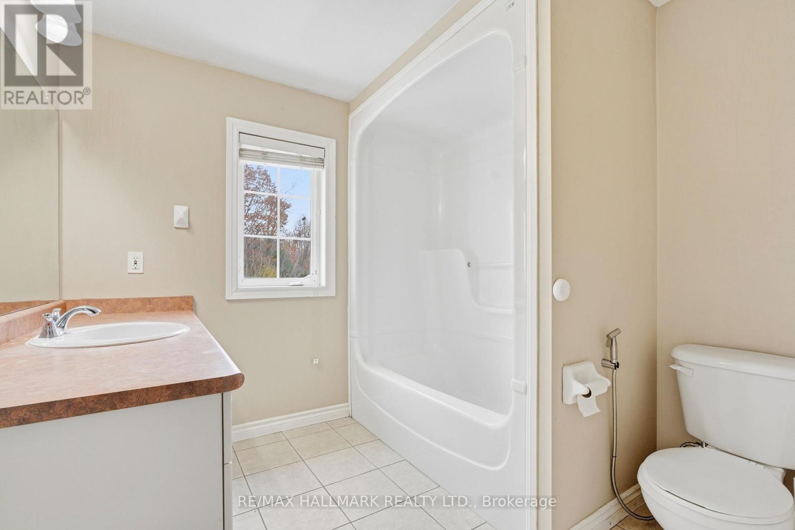 182 Kingswood Drive, Kitchener, Ontario  N2E 1S9 - Photo 14 - X12545762