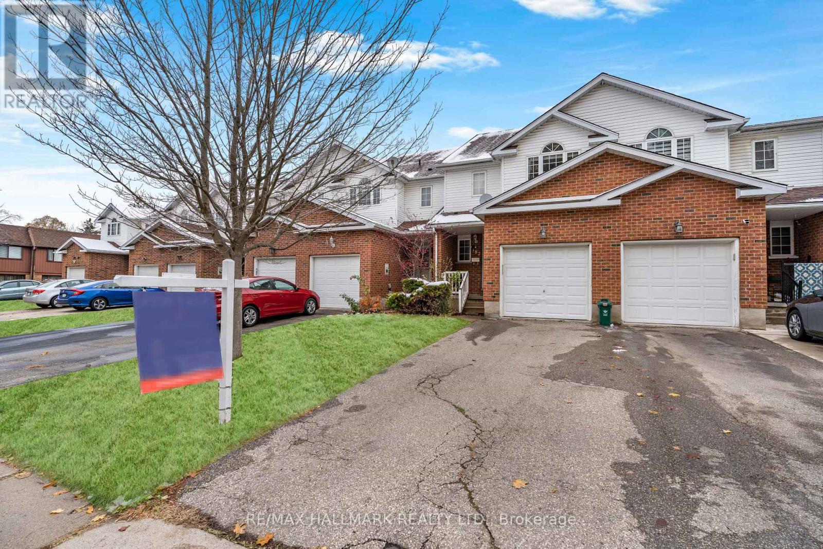 182 Kingswood Drive, Kitchener, Ontario  N2E 1S9 - Photo 3 - X12545762