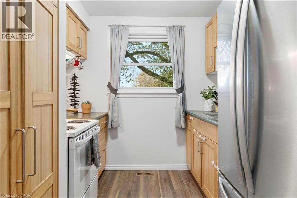 38 Golden Orchard Drive, Hamilton, Ontario L9C 6J5 - Photo 10 - 40788337