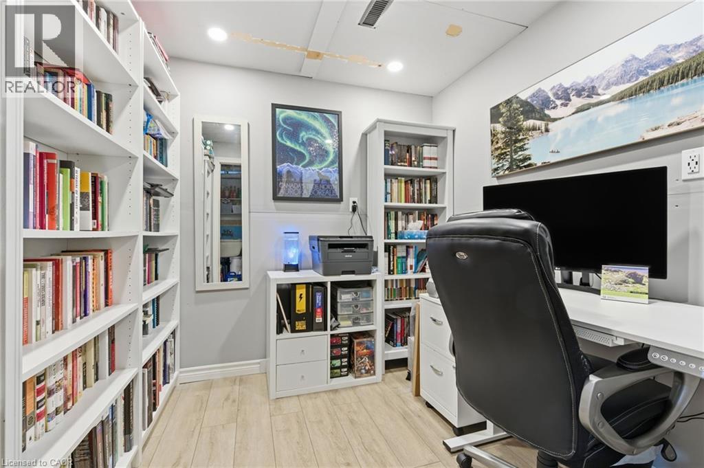 38 Golden Orchard Drive, Hamilton, Ontario L9C 6J5 - Photo 32 - 40788337