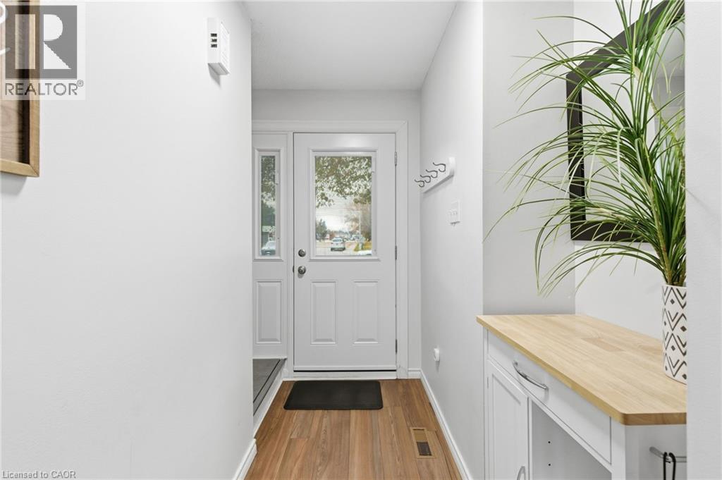 38 Golden Orchard Drive, Hamilton, Ontario L9C 6J5 - Photo 5 - 40788337