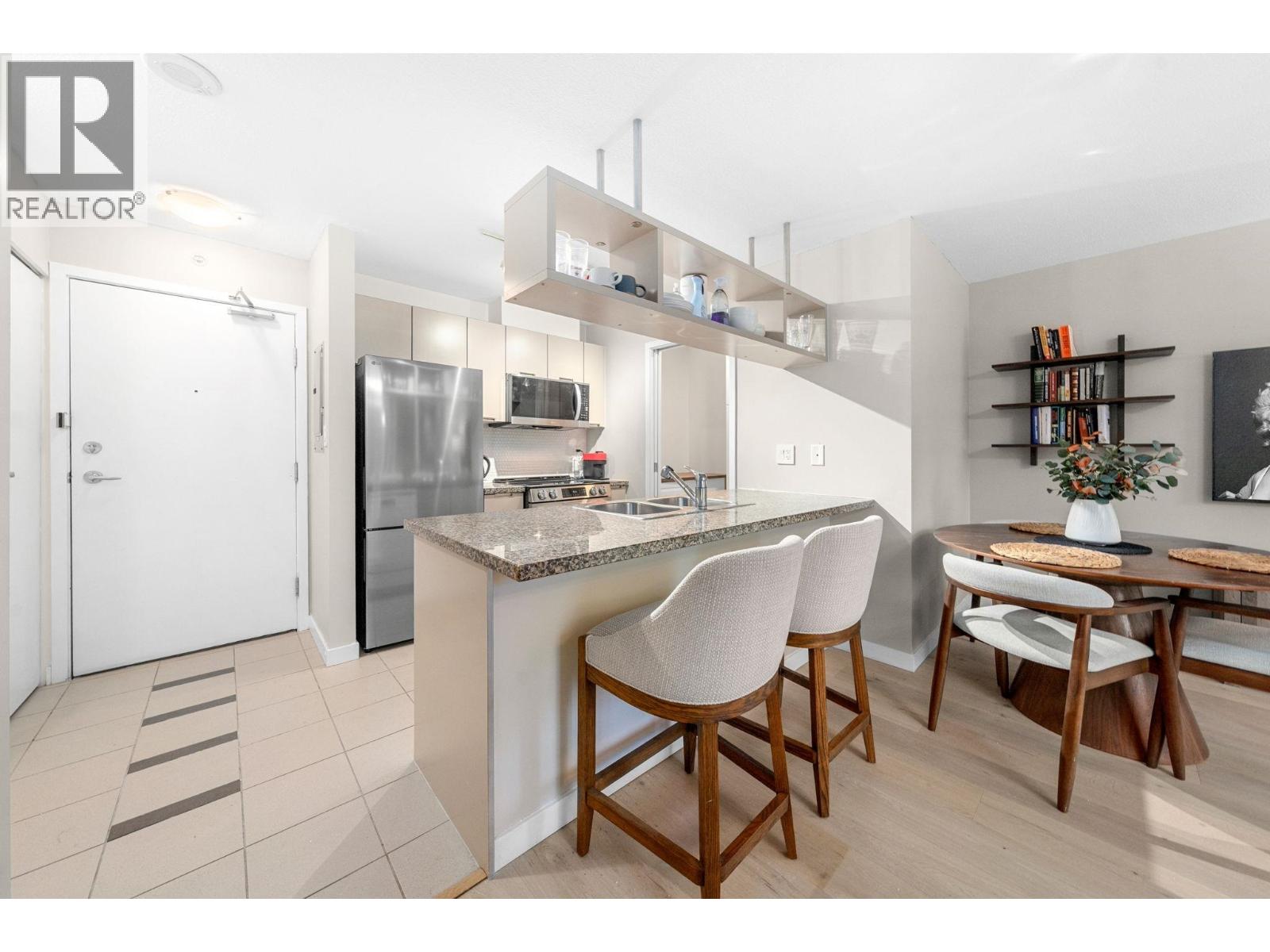 305 1082 Seymour Street, Vancouver, British Columbia  V6B 1X9 - Photo 4 - R3067453