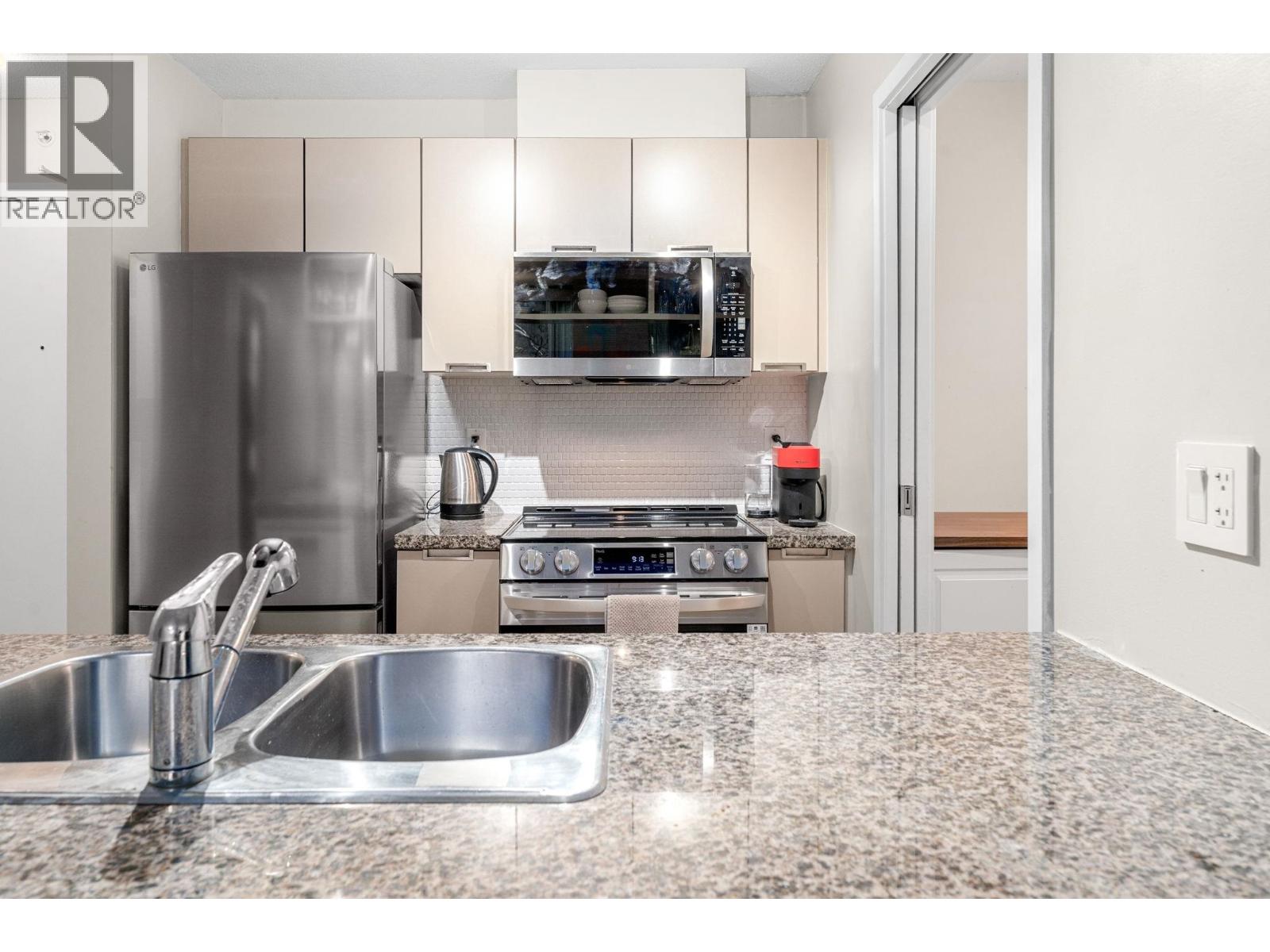 305 1082 Seymour Street, Vancouver, British Columbia  V6B 1X9 - Photo 6 - R3067453