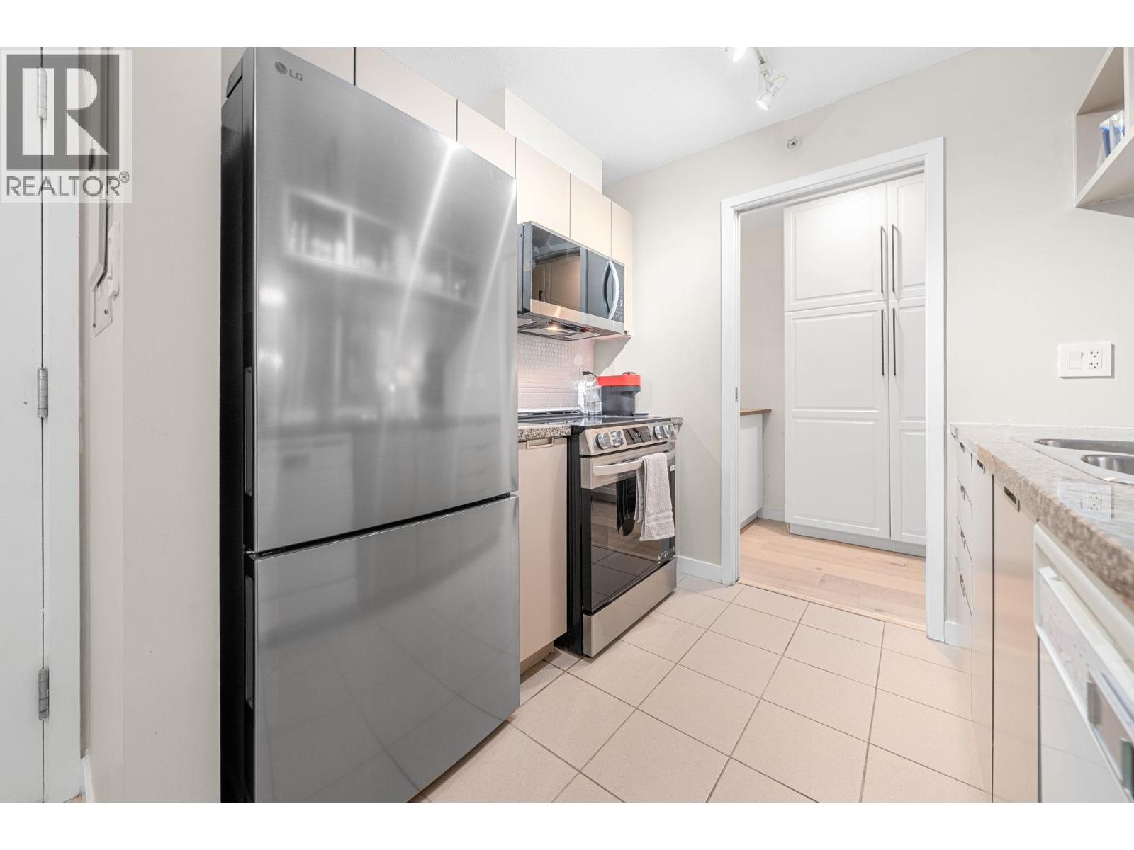 305 1082 Seymour Street, Vancouver, British Columbia  V6B 1X9 - Photo 8 - R3067453