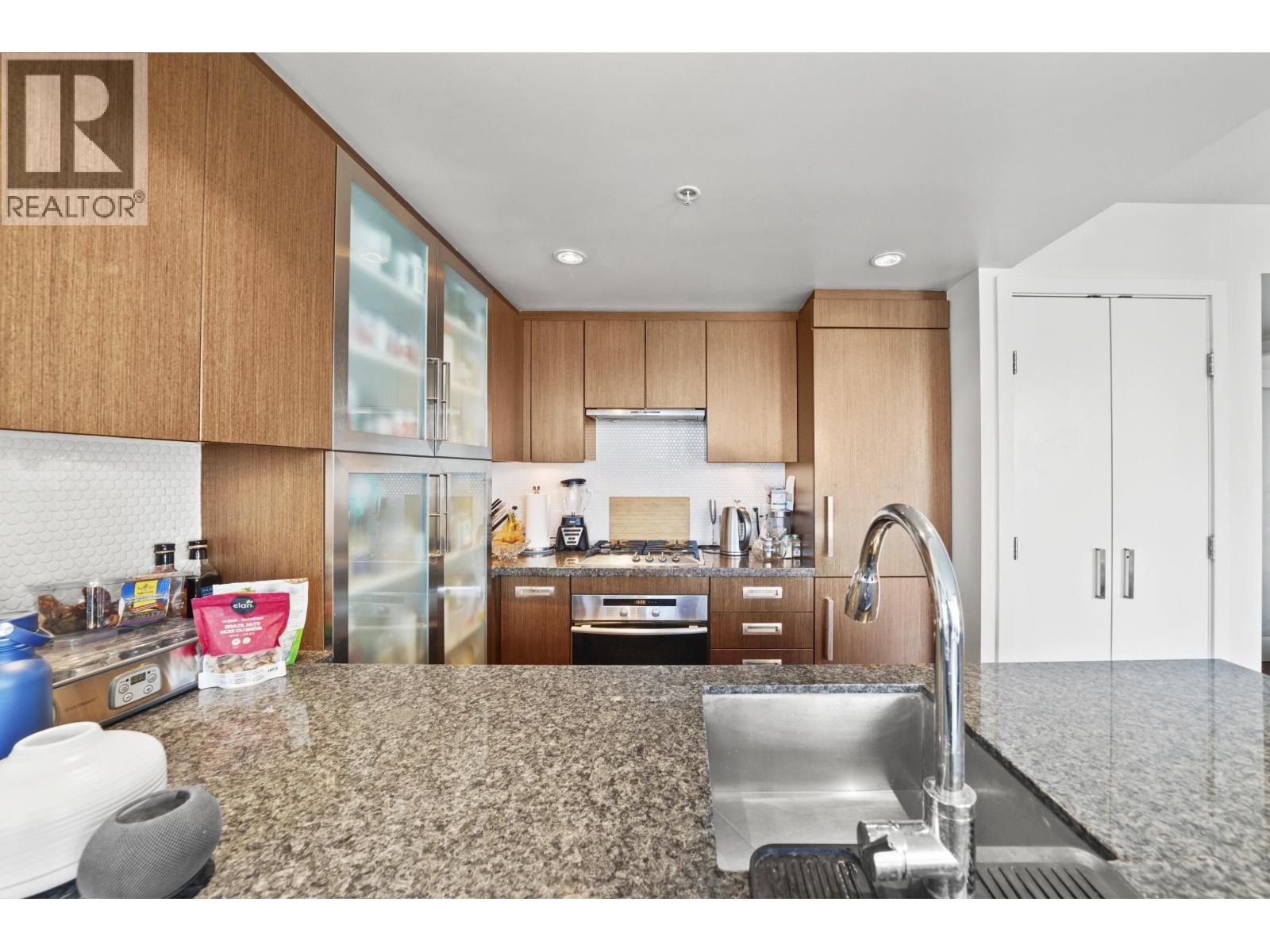 1708 1055 Richards Street, Vancouver, British Columbia  V6B 0C2 - Photo 10 - R3067456