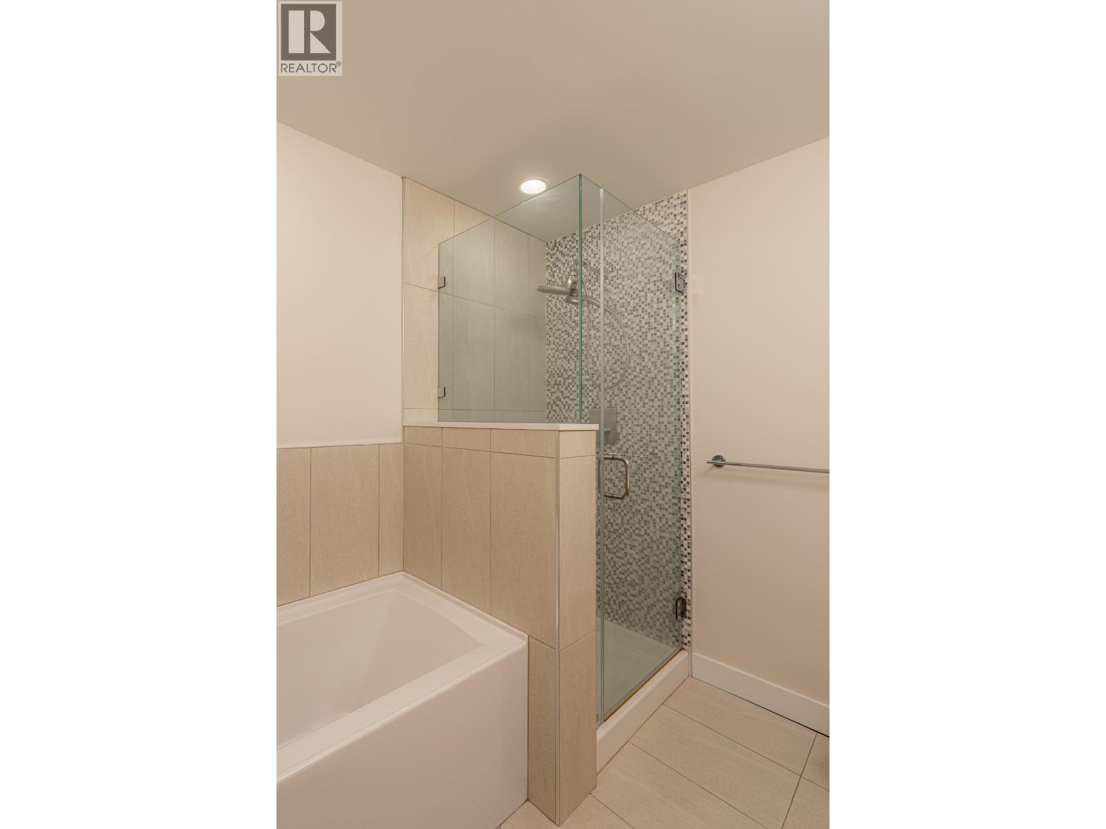 208 875 Gibsons Way, Gibsons, British Columbia V0N 1V0 - Photo 25 - R3067469