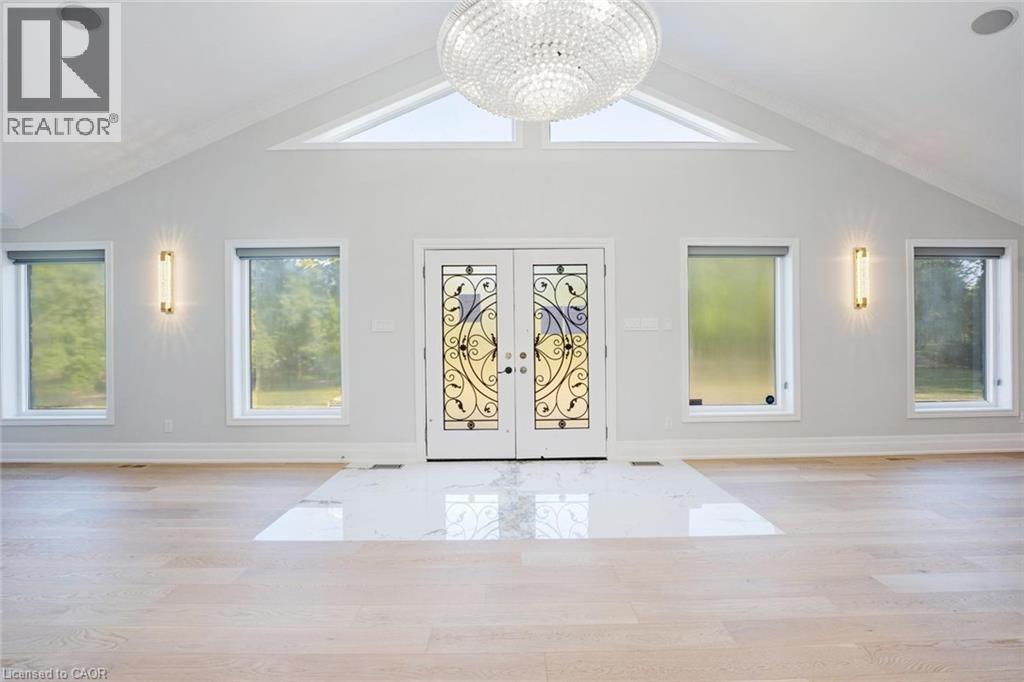 8 Ridgewood Drive, Richmond Hill, Ontario L4E 3M1 - Photo 4 - 40775929