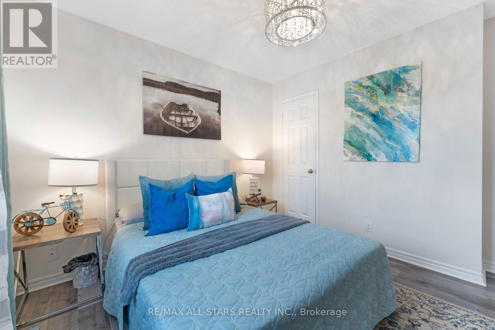 39 Kyle Crescent, Georgina, Ontario  L4P 3P5 - Photo 18 - N12545478