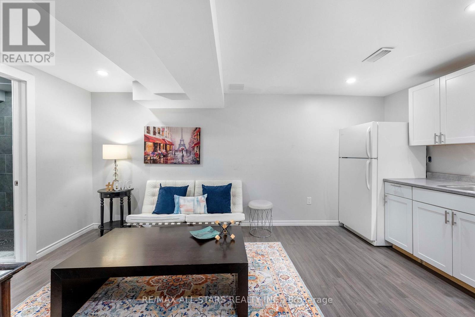 39 Kyle Crescent, Georgina, Ontario  L4P 3P5 - Photo 28 - N12545478