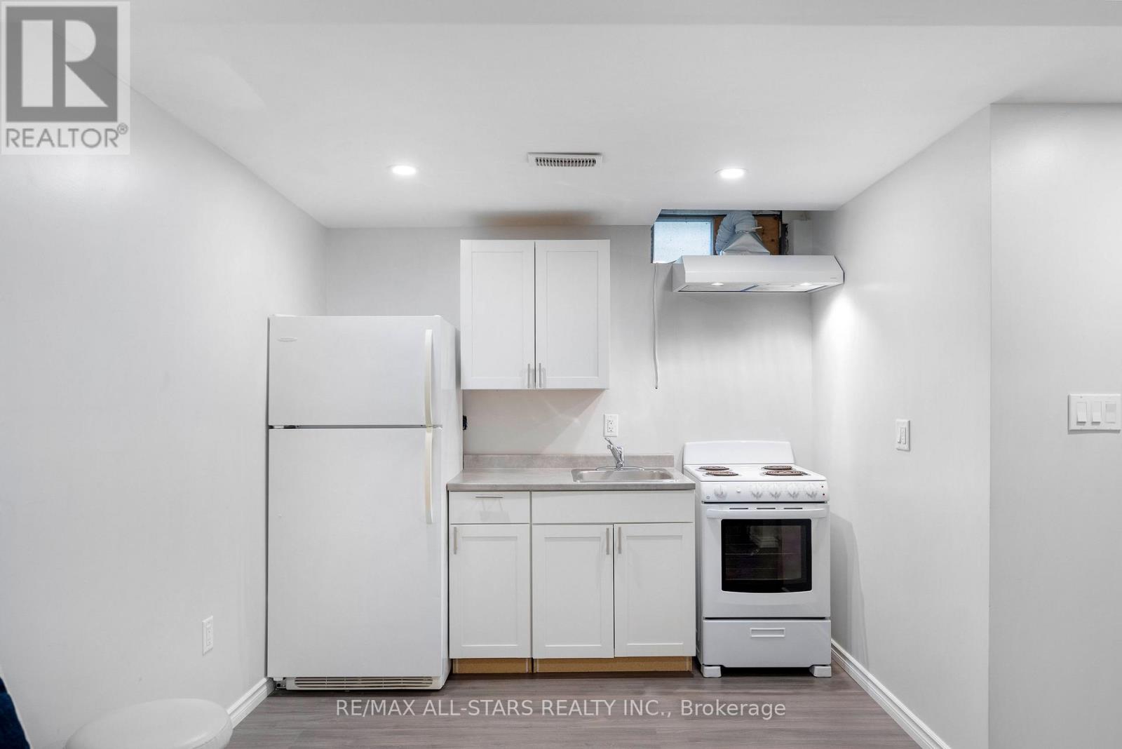 39 Kyle Crescent, Georgina, Ontario  L4P 3P5 - Photo 33 - N12545478