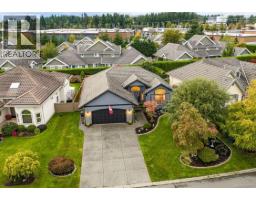 589 Monarch Dr CROWN ISLE