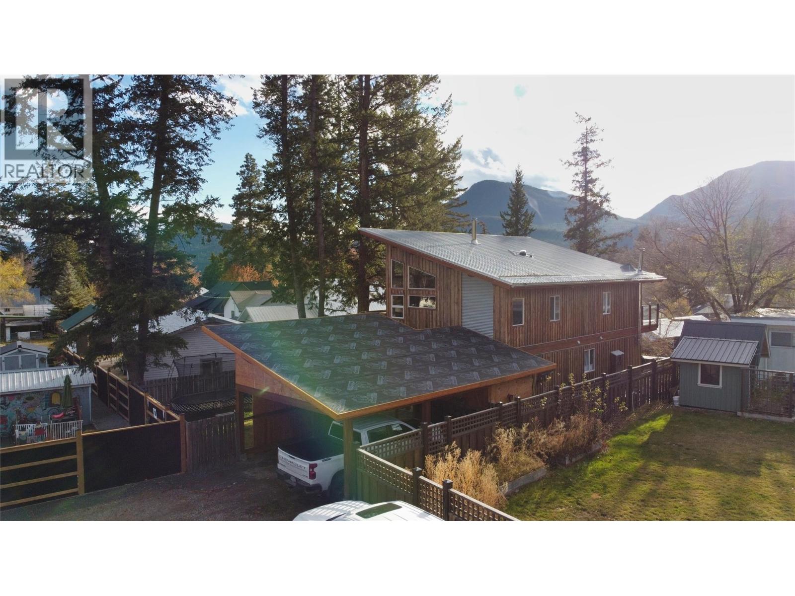 166 304th Avenue, Kimberley, British Columbia V1A 3G6 - Photo 3 - 10369307