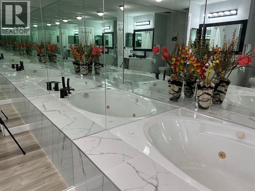 1371 Berkley Drive Nw, Calgary, Alberta  T3K 1T4 - Photo 14 - A2265900