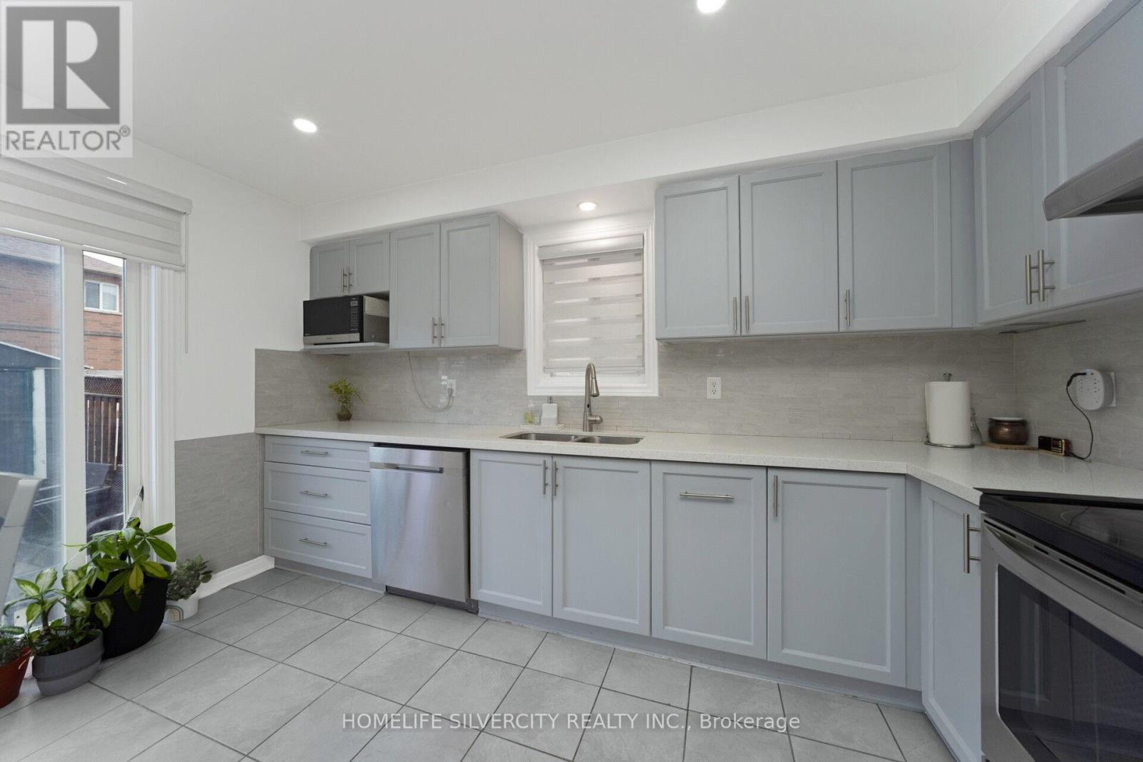 15 Diploma Drive, Brampton, Ontario  L6P 1M3 - Photo 13 - W12525328