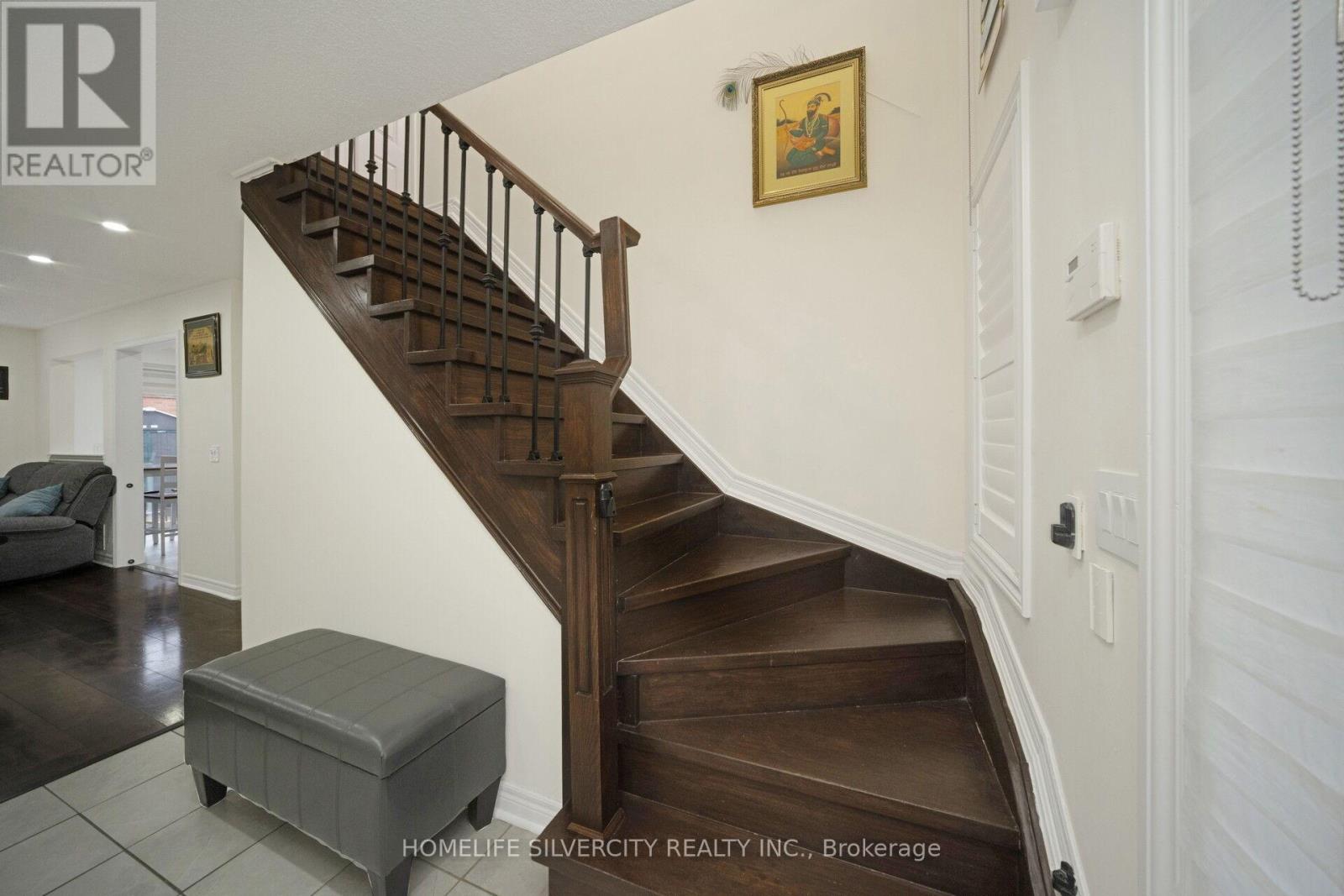 15 Diploma Drive, Brampton, Ontario  L6P 1M3 - Photo 17 - W12525328